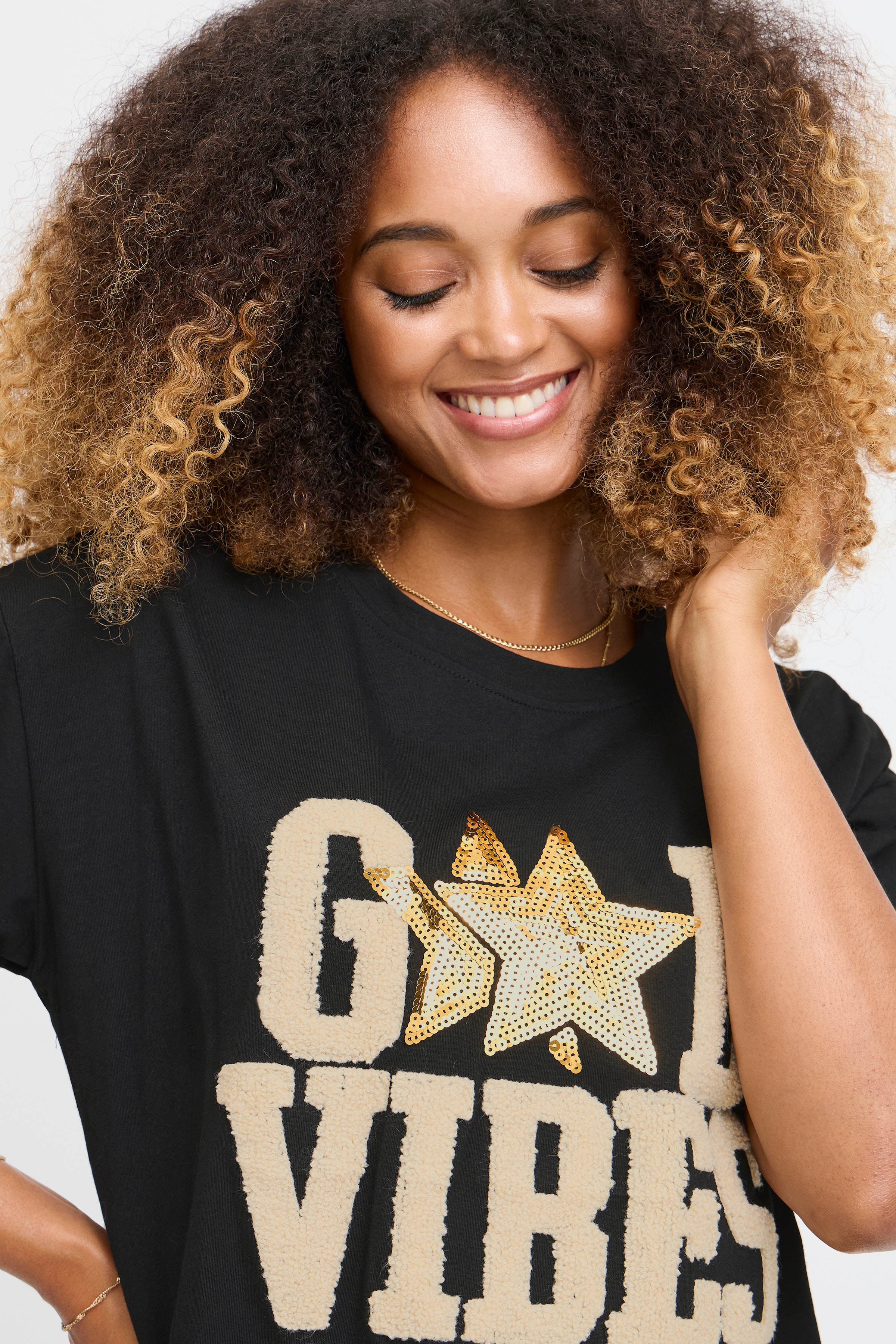 SBBIA Bluse LOOKBOOK DETAIL 22100823-190303