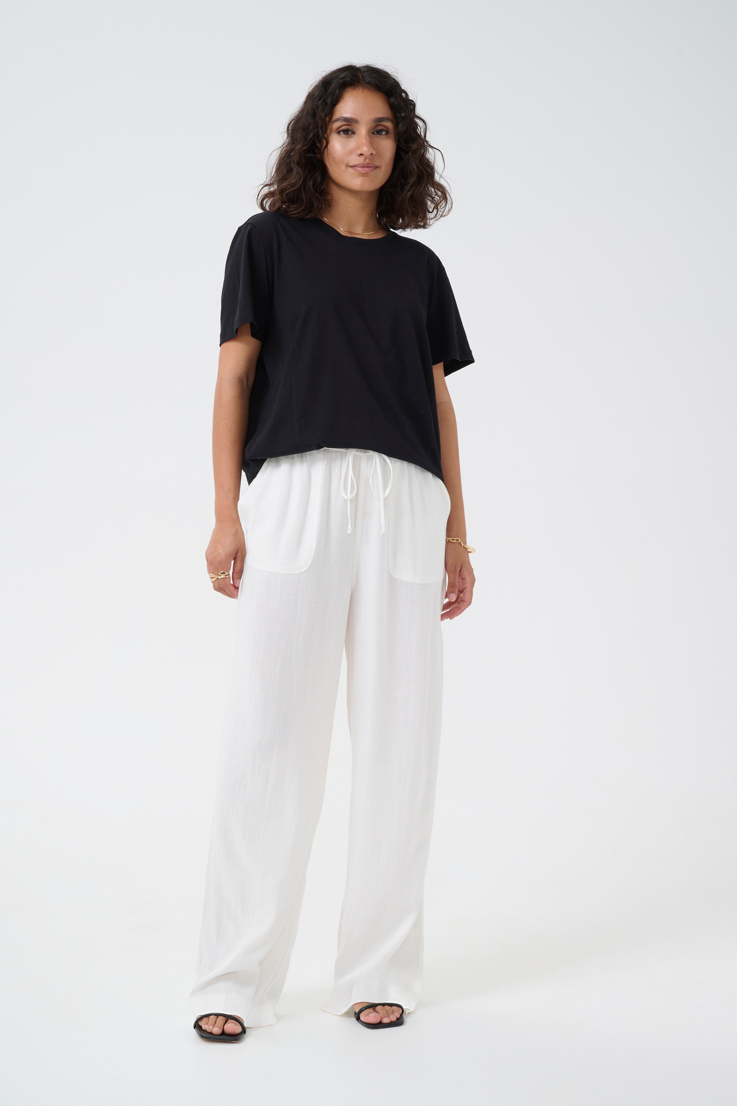 KAmilia Linen trousers LOOKBOOK FRONT 10508314-110602