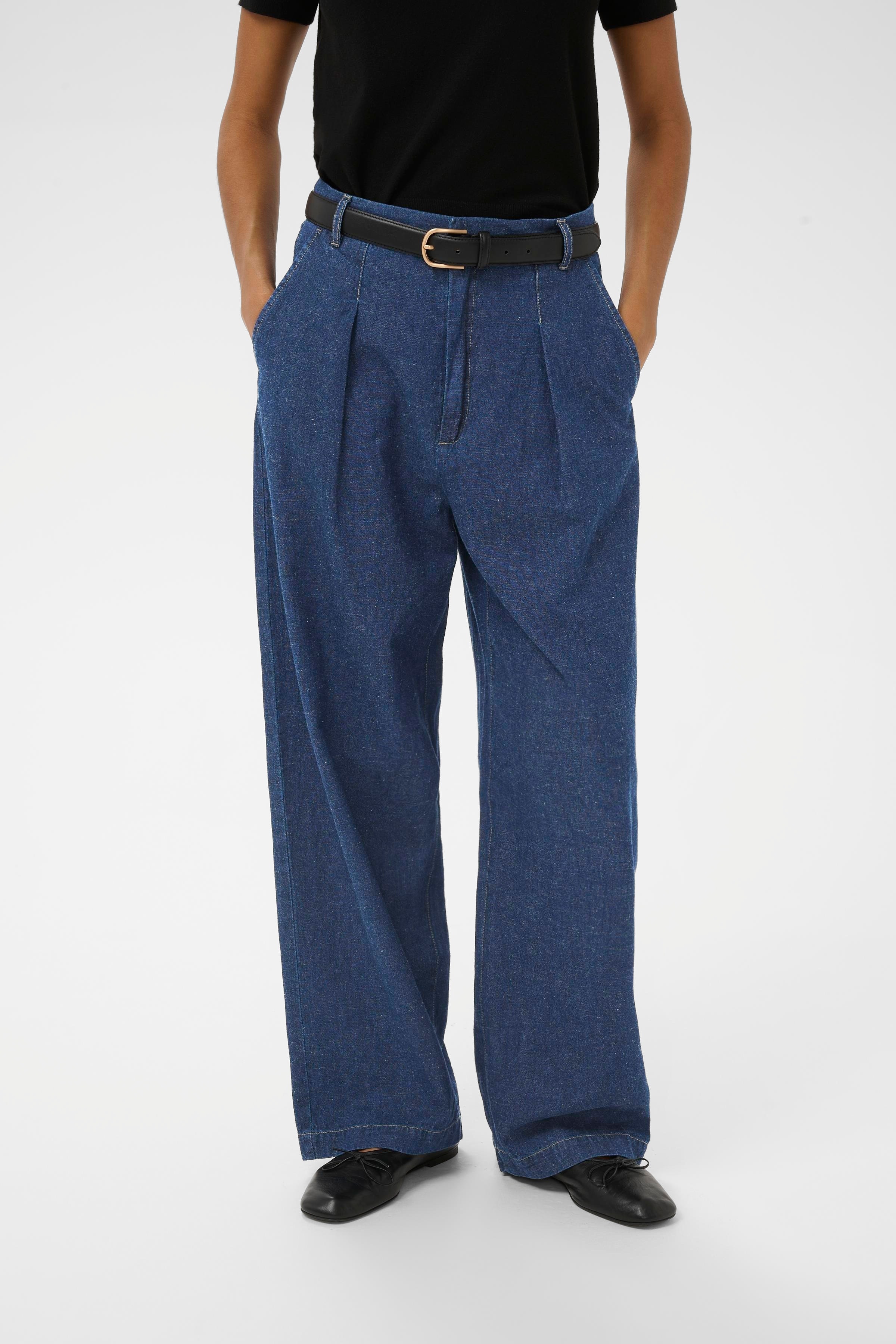 RubinaIW Trousers LOOKBOOK FRONT 30110350-300013