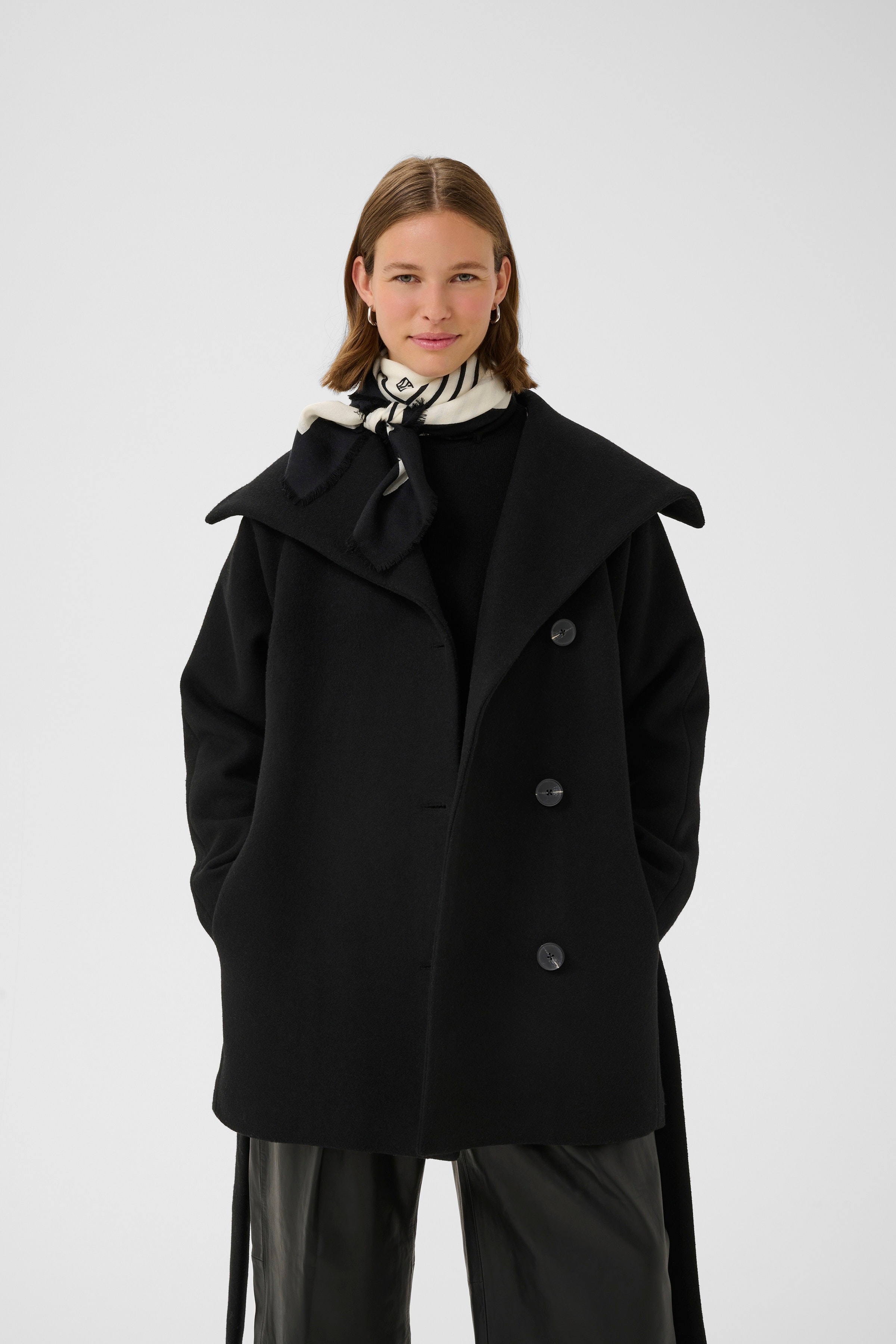 AmiIW Tørklæde LOOKBOOK FRONT 30110773-304068