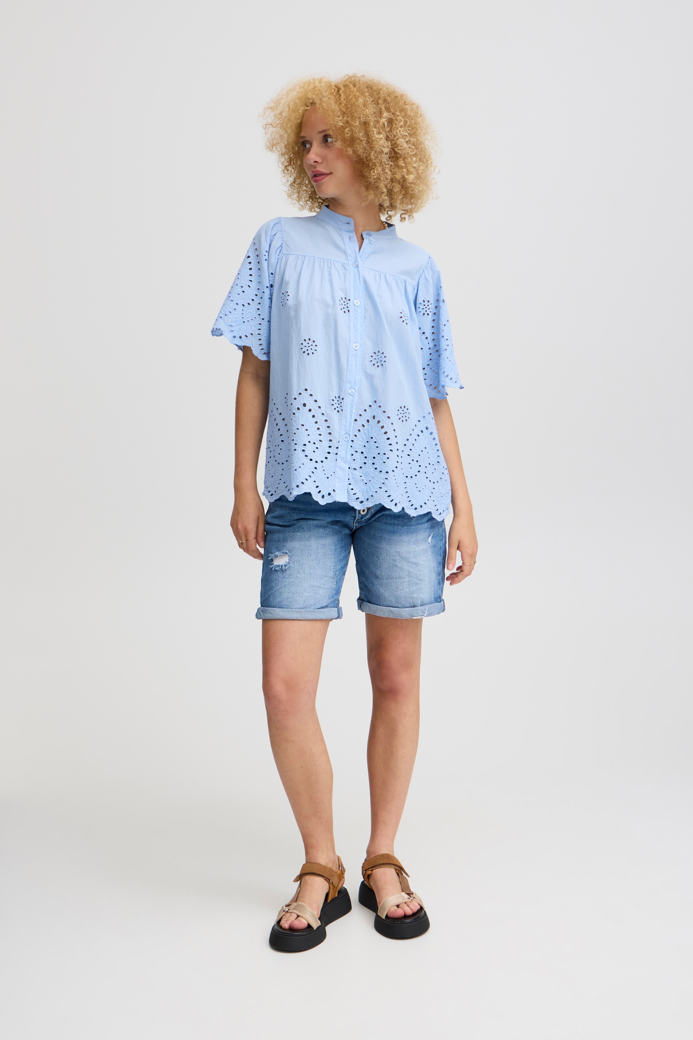 SBLEONY Bluse LOOKBOOK FRONT 22100653-154020