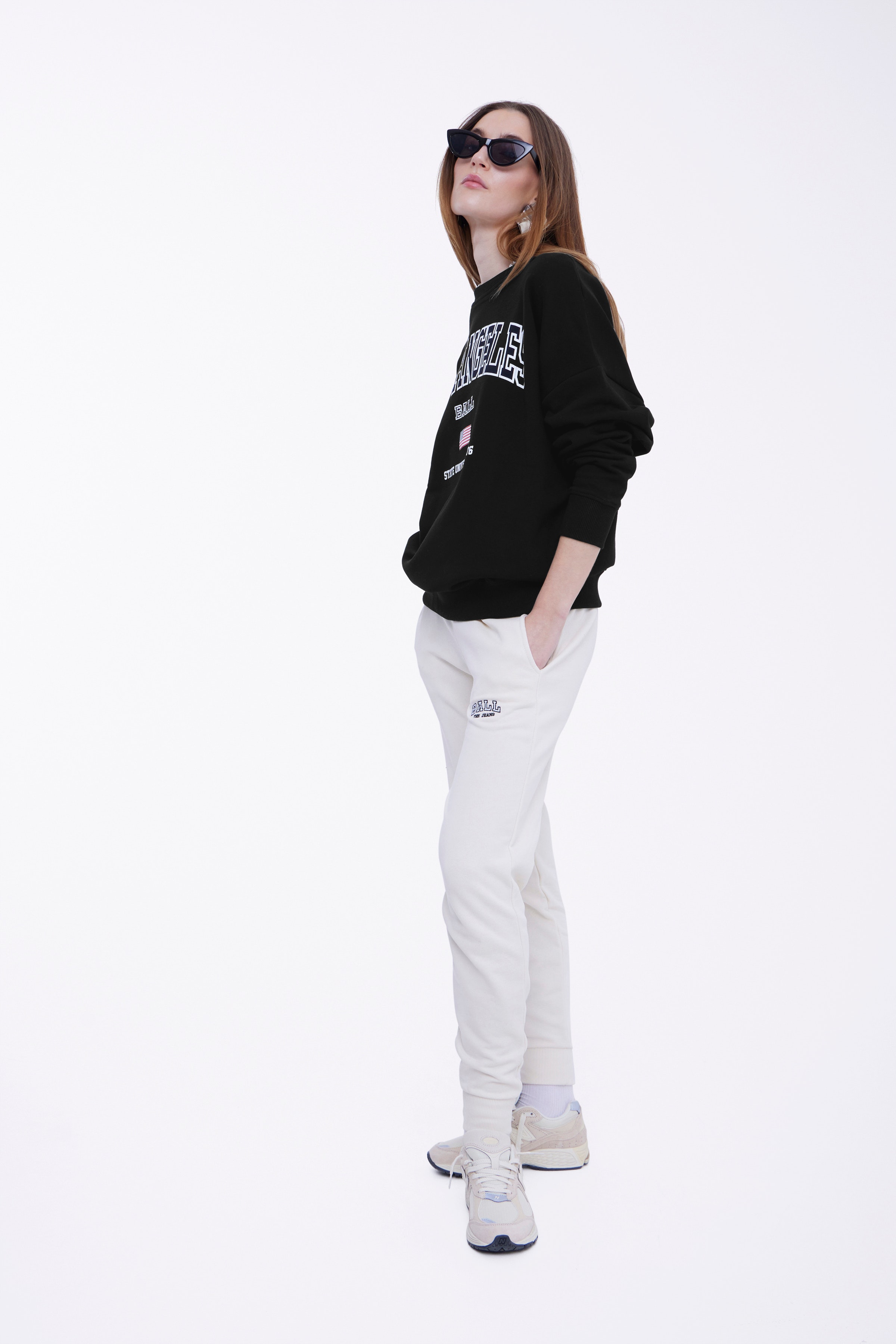 L. SMITH SWEATSHIRT LOOKBOOK FRONT 50400051-193911