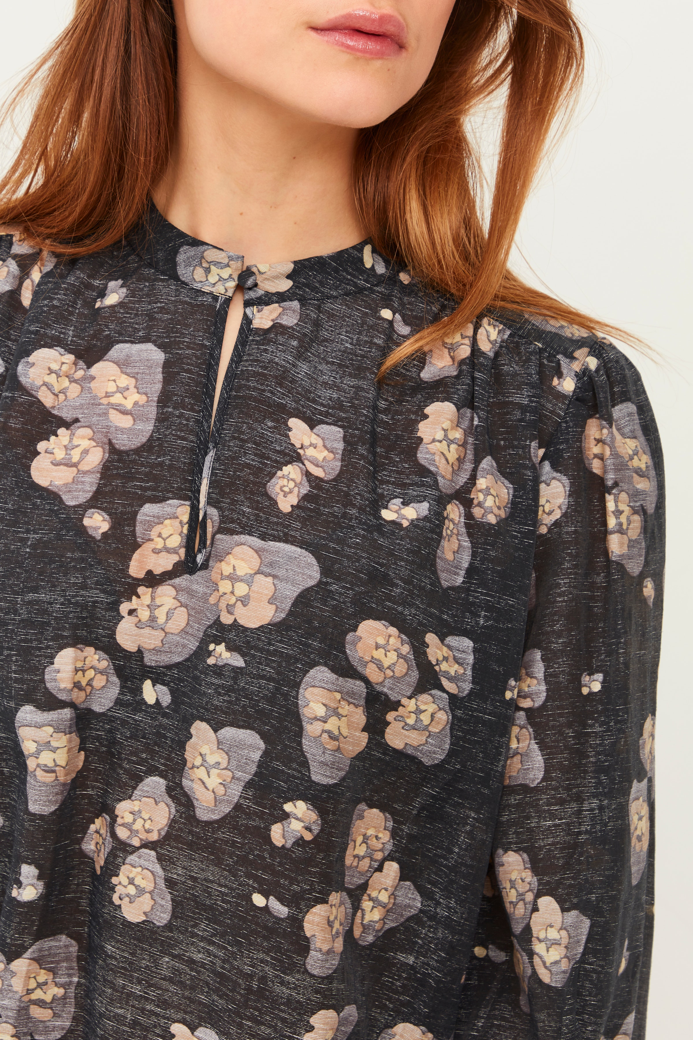 Långärmad blus LOOKBOOK DETAIL 50206173-200143