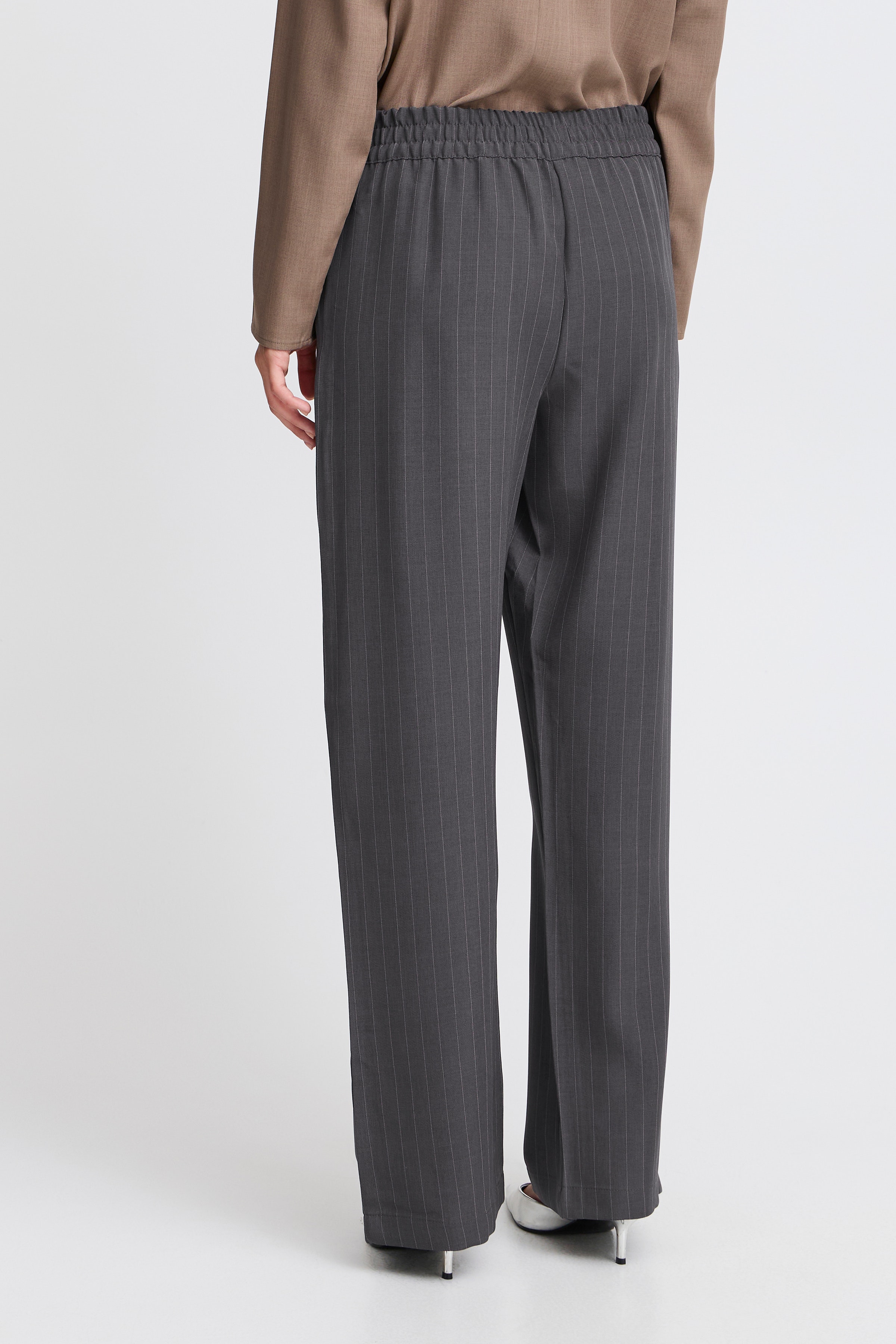 BYMMIDDE Broek LOOKBOOK BACK 20815616-203922