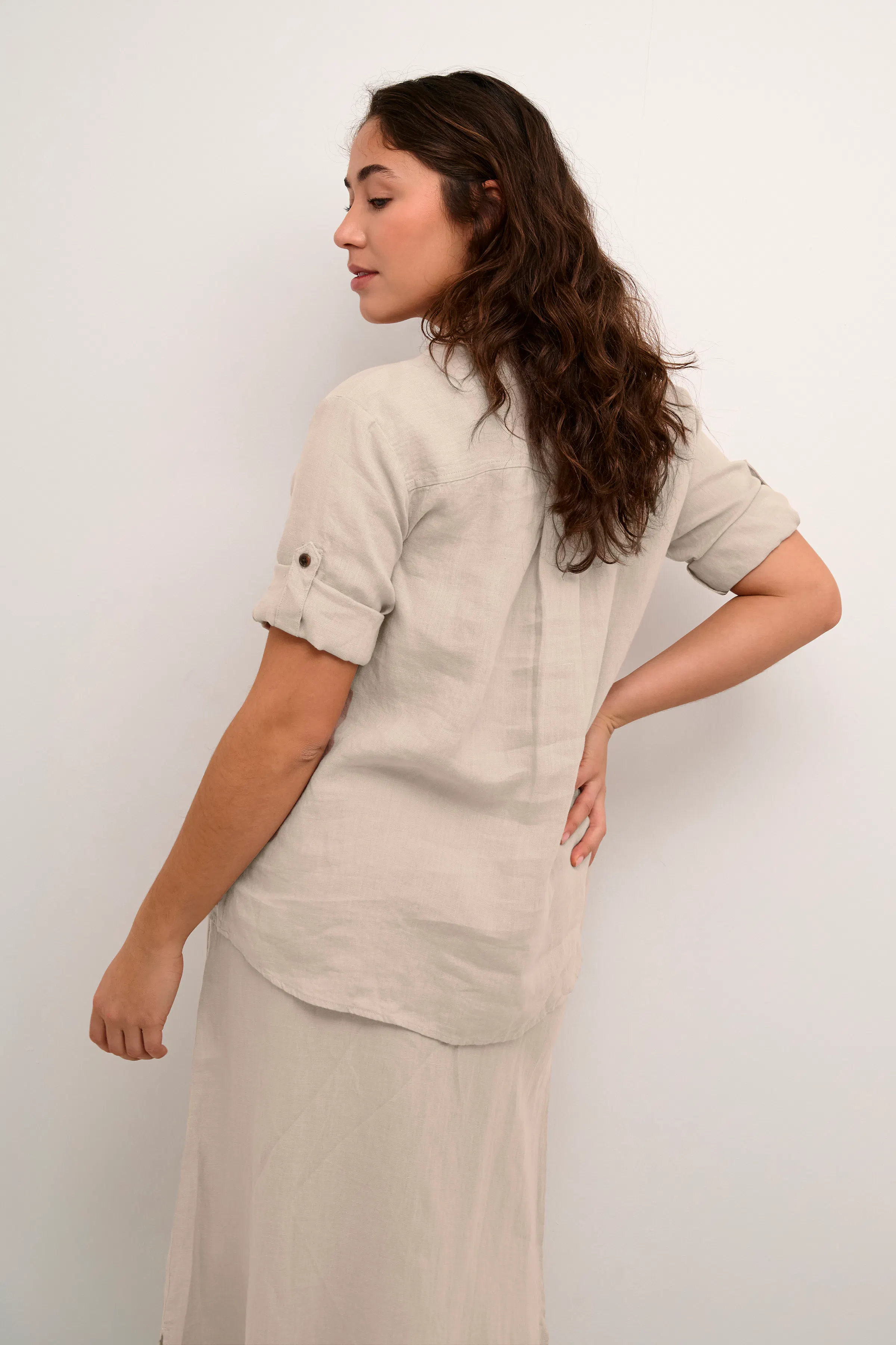 CRBellis Linen Shirt LOOKBOOK FRONT 10612267-104537