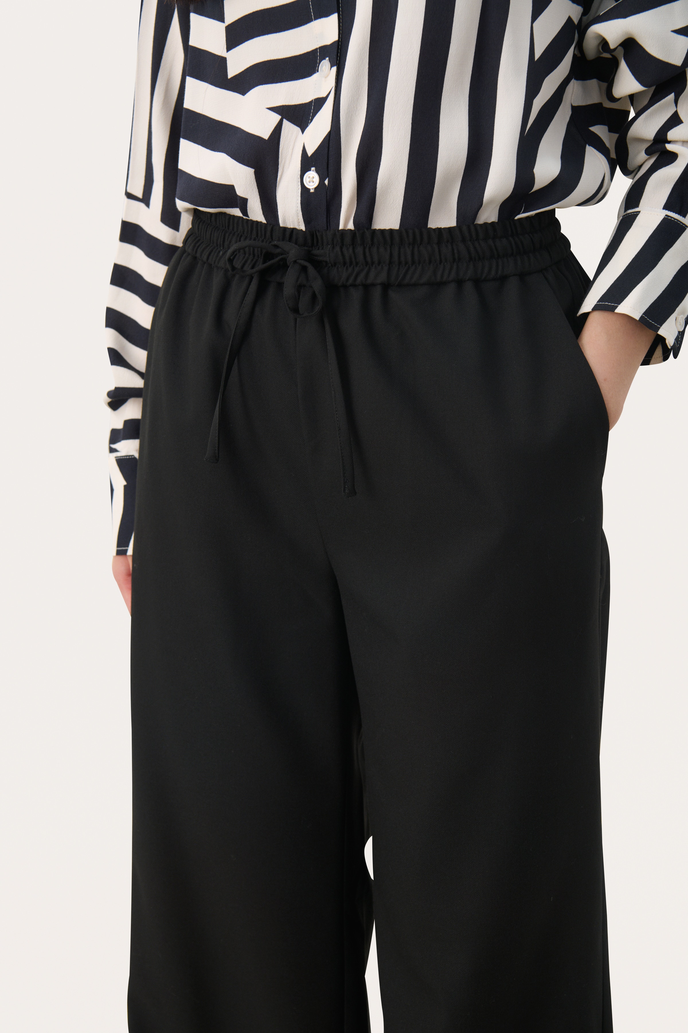 EvalynnaPW Trousers LOOKBOOK DETAIL 30309506-194008