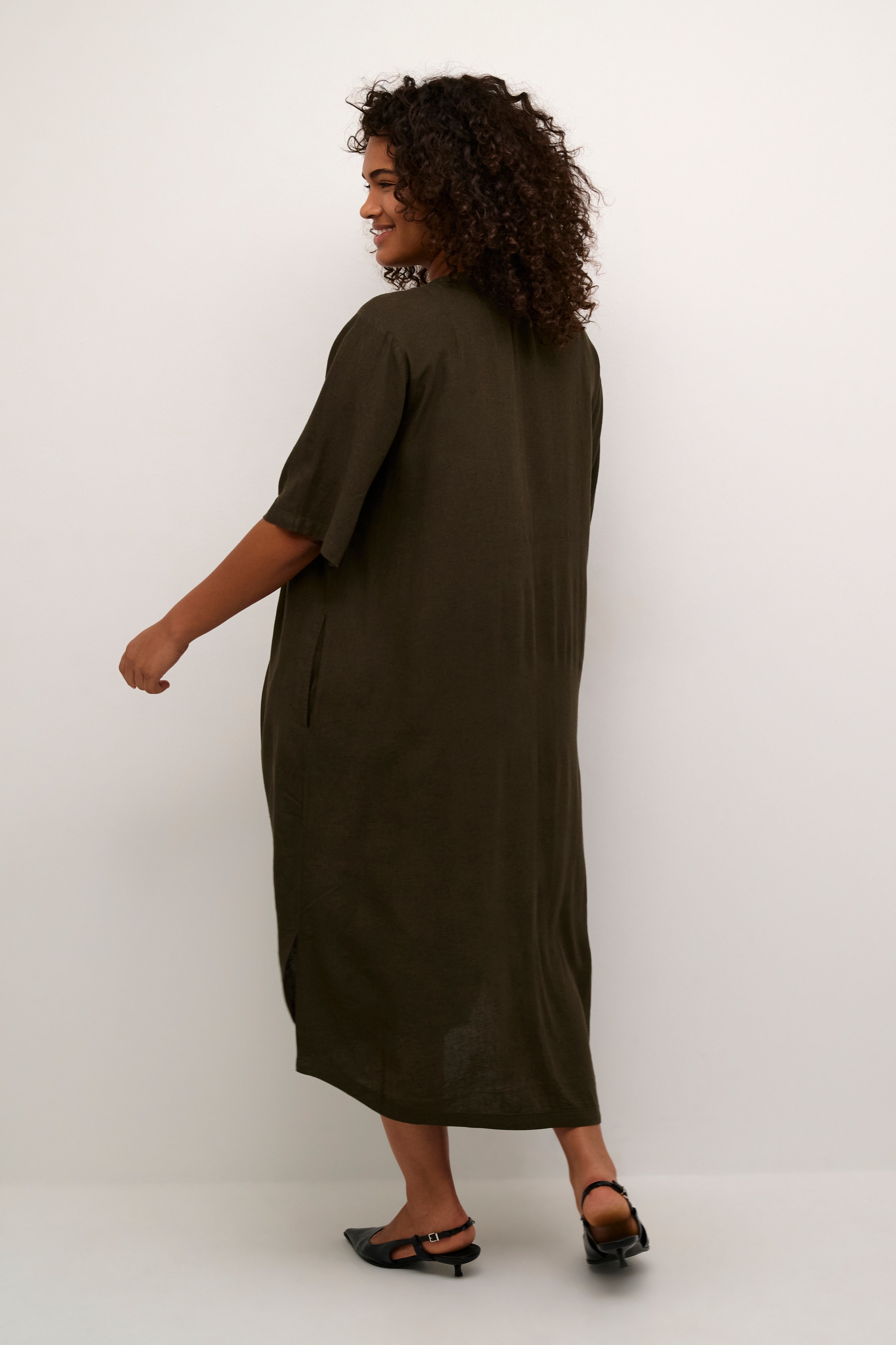 KCmille Linen dress LOOKBOOK BACK 10582218-190414