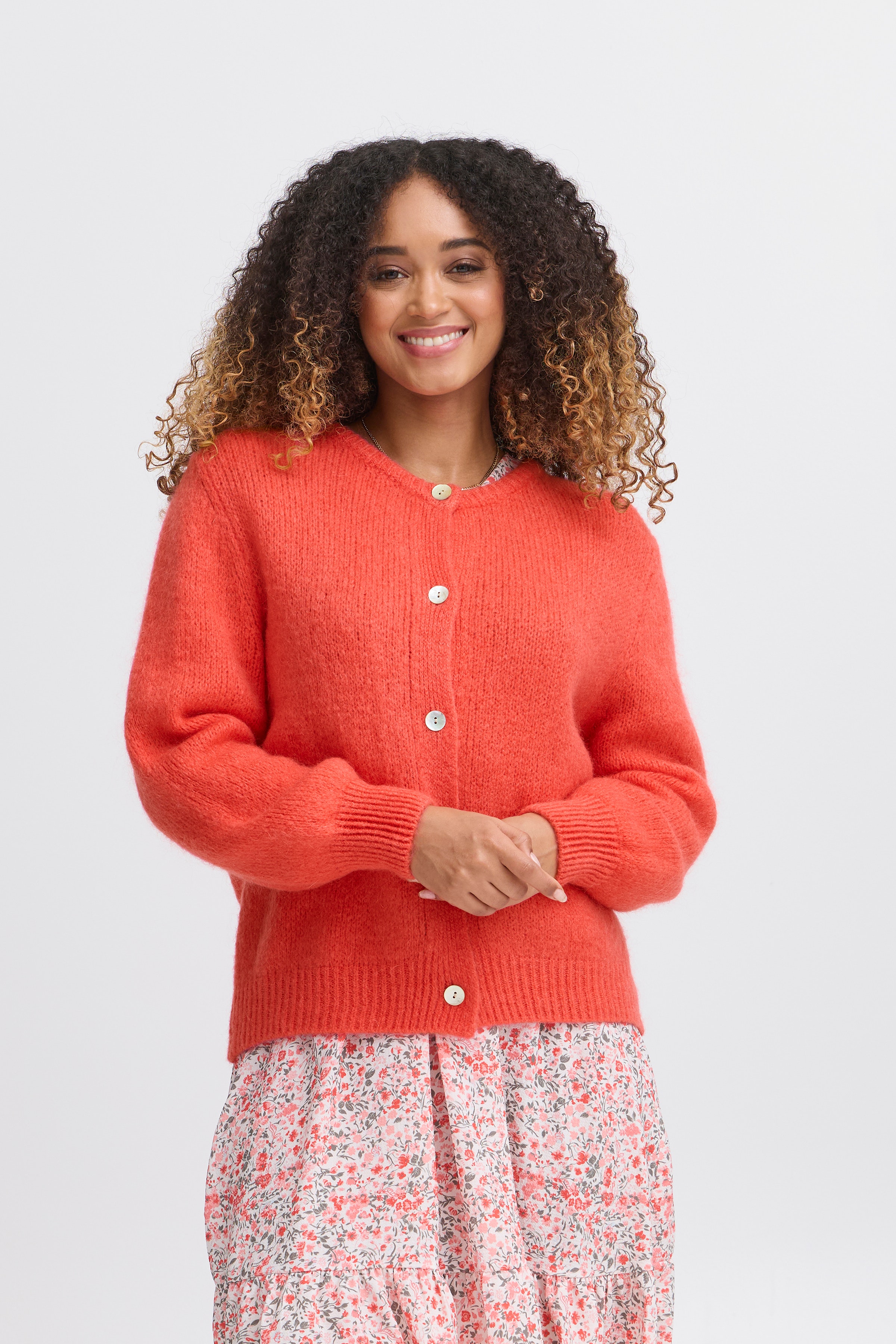 SBGULVIG Cardigan LOOKBOOK FRONT 22100655-181762