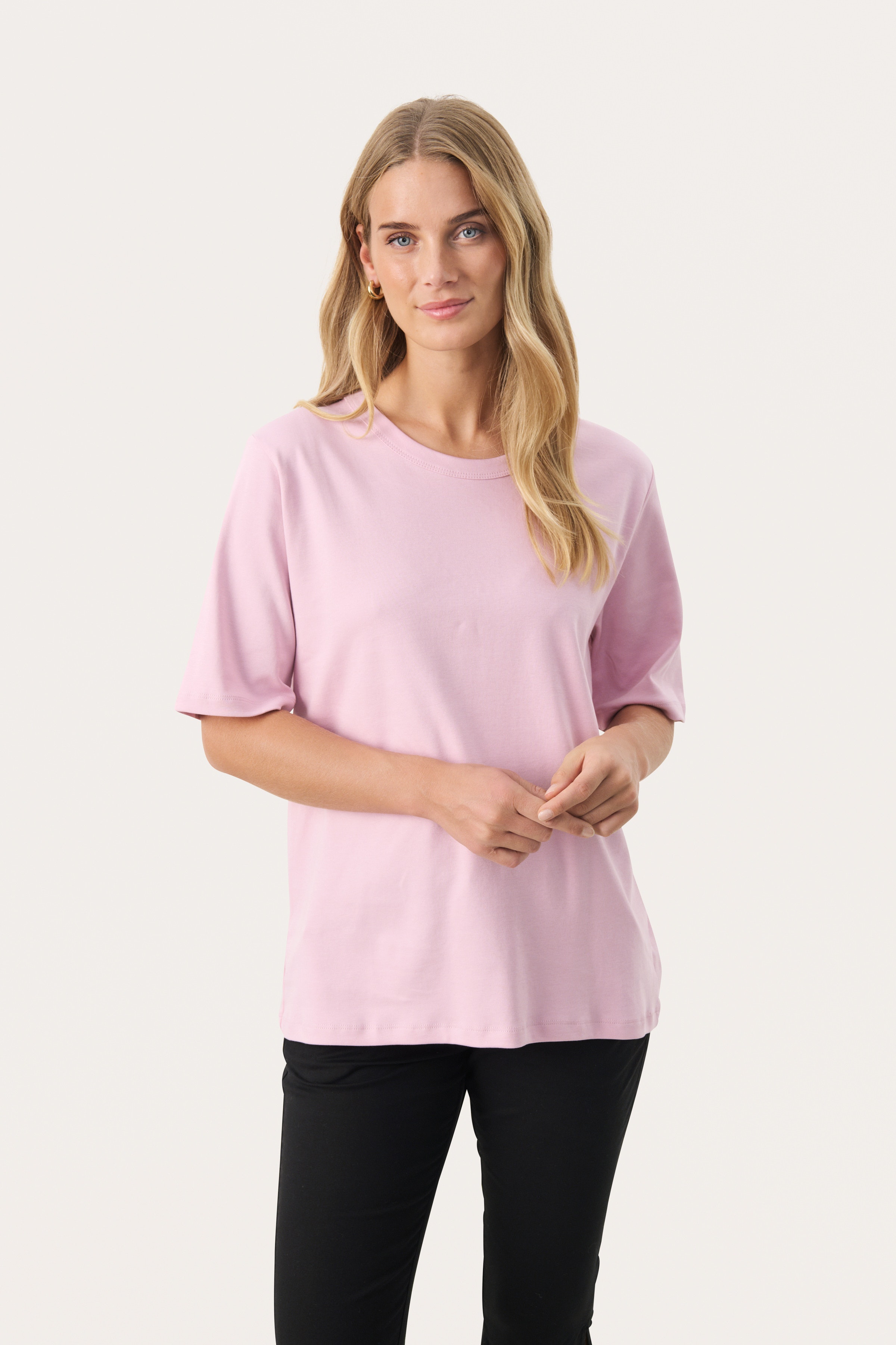 RatanaPW T-shirt LOOKBOOK FRONT 30307808-142305