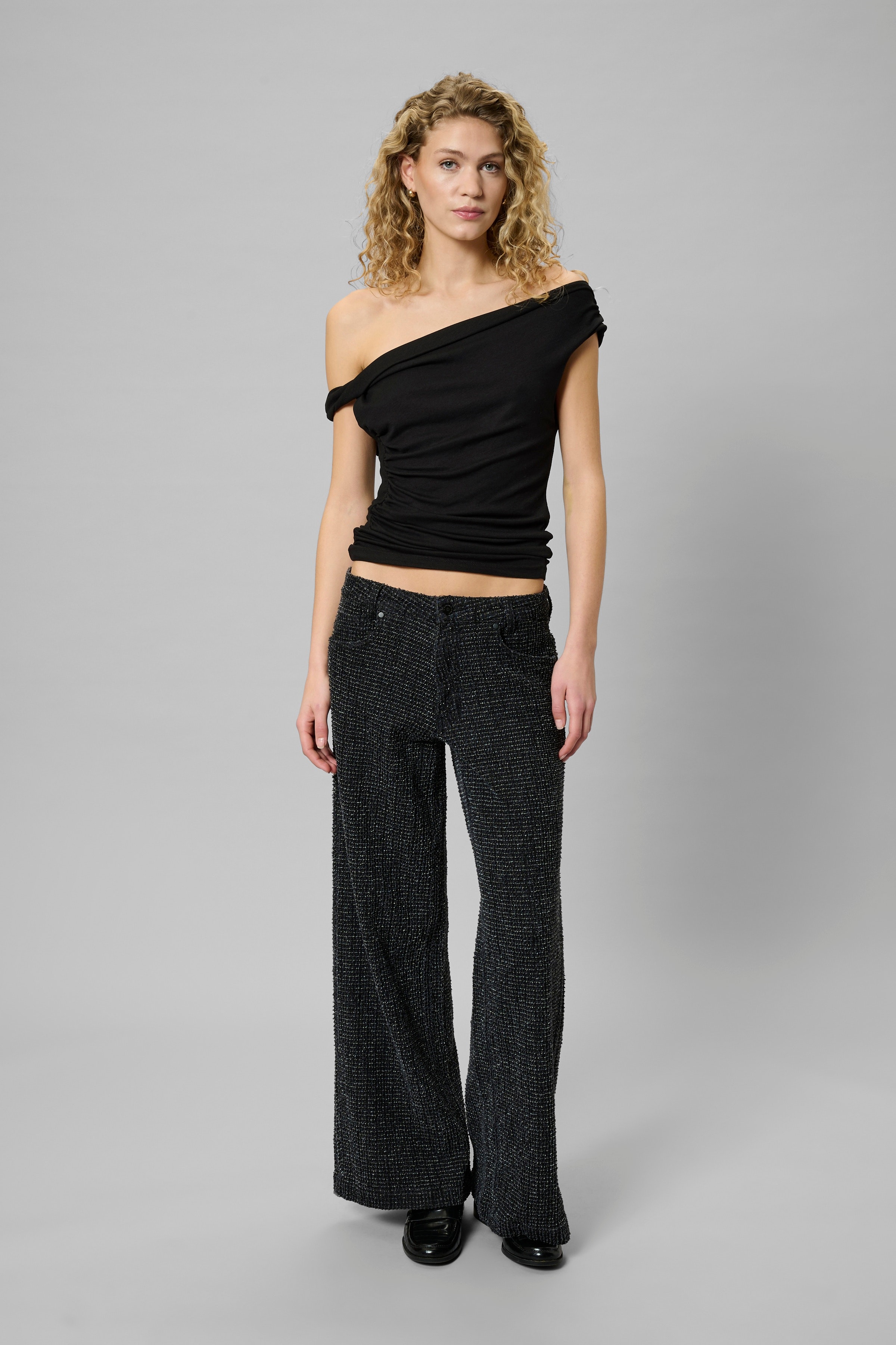 GiggoMW Top LOOKBOOK FRONT 10704922-100031