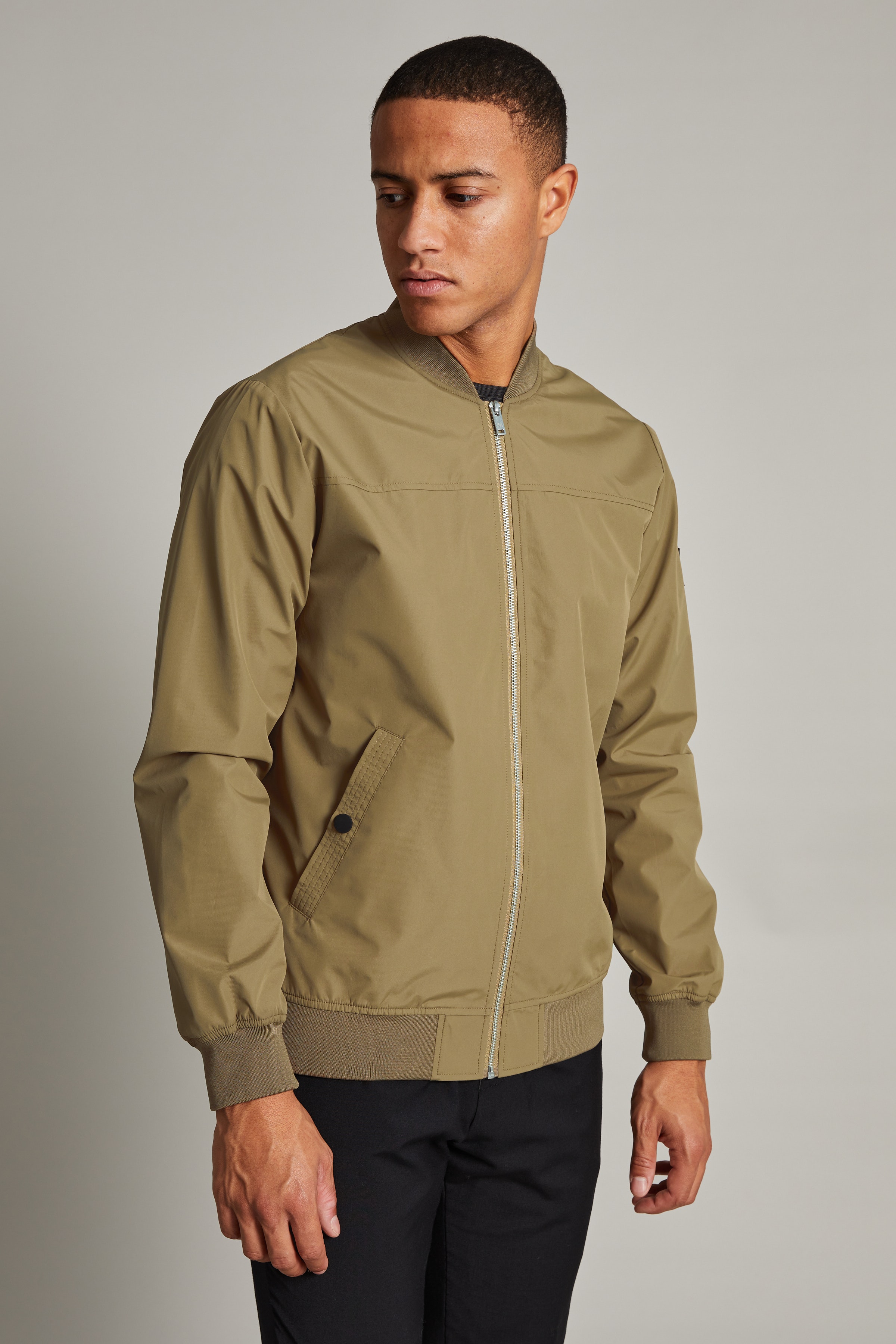 MAclay Bomber Jacket LOOKBOOK FRONT 30205869-171118