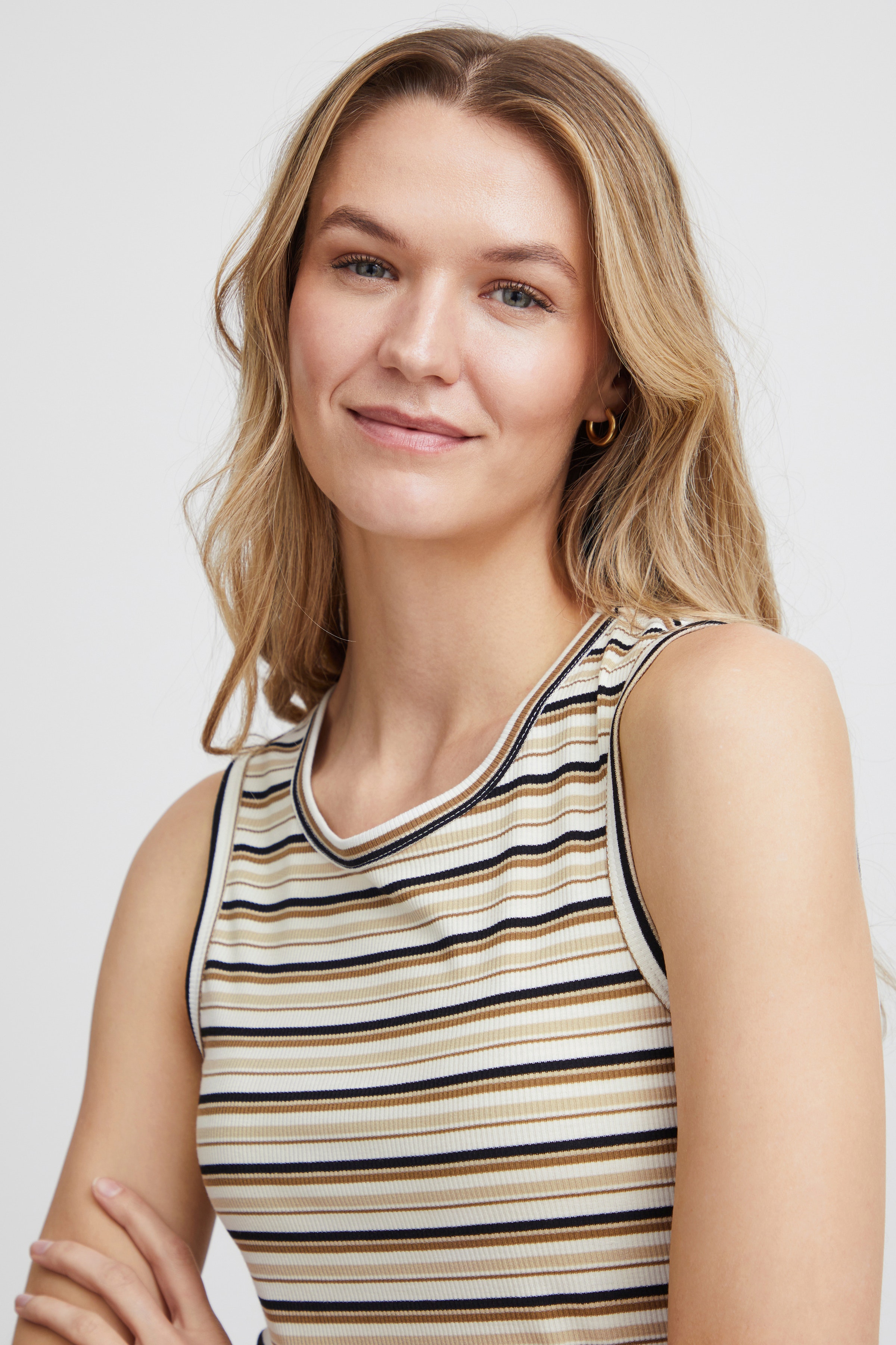 FRSANI Top LOOKBOOK DETAIL 20613986-200115