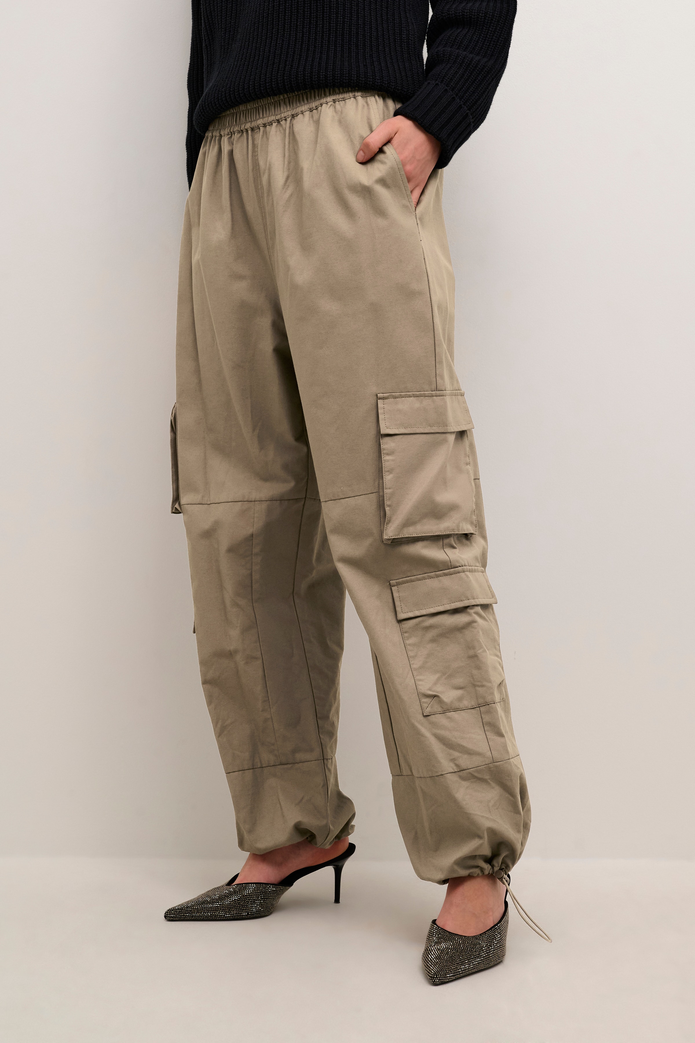 JamieKB Trousers LOOKBOOK FRONT 10104434-181112