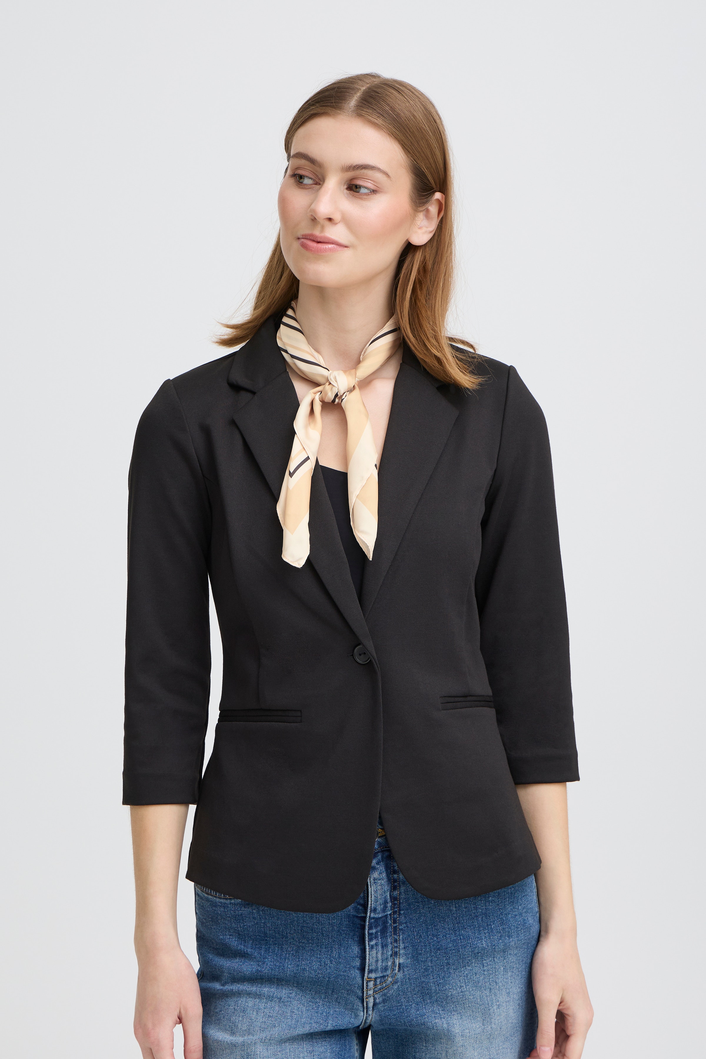 IAJLA Tuch LOOKBOOK FRONT 20125328-161212