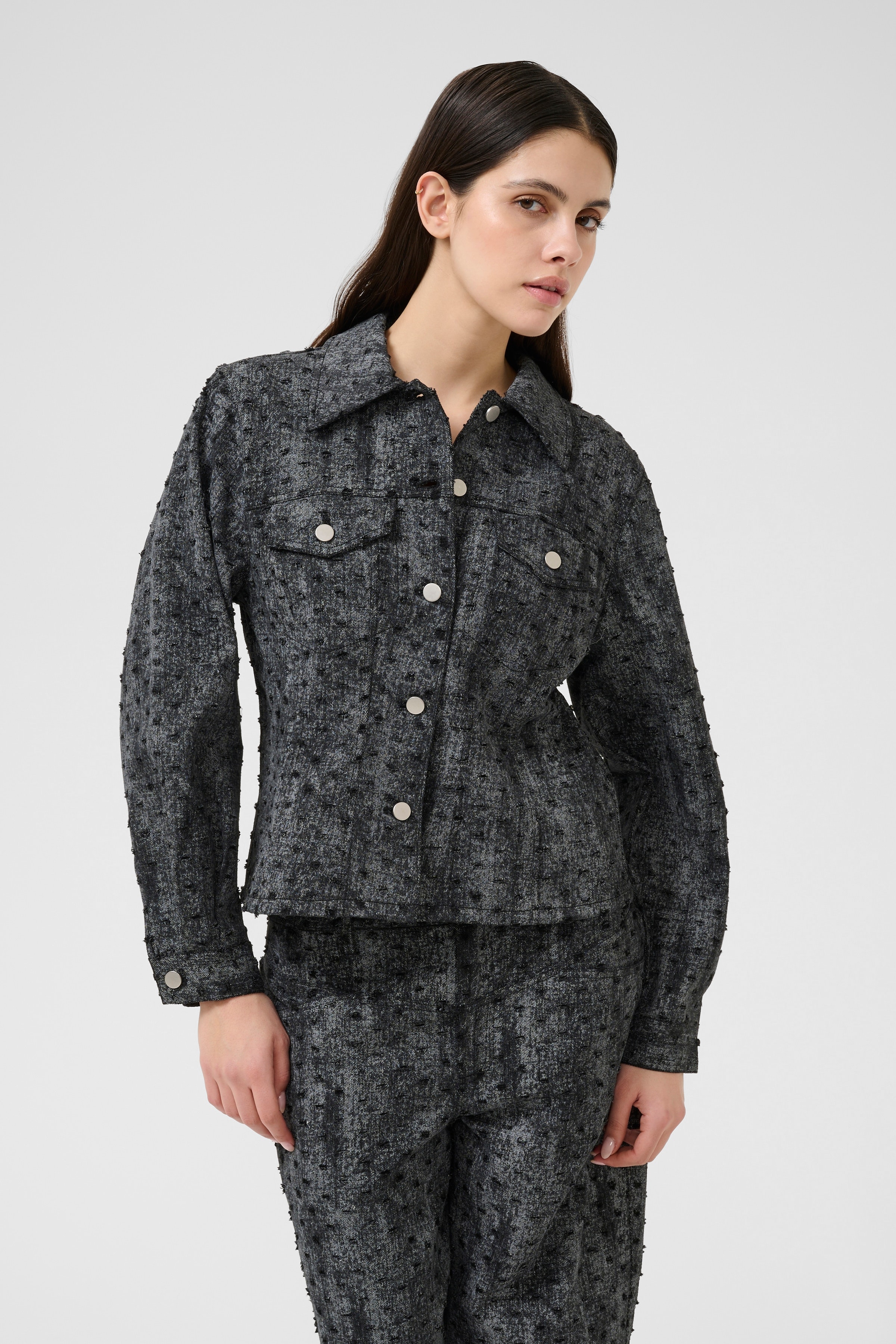 KBColette Heavy outerwear LOOKBOOK FRONT 10105692-194008
