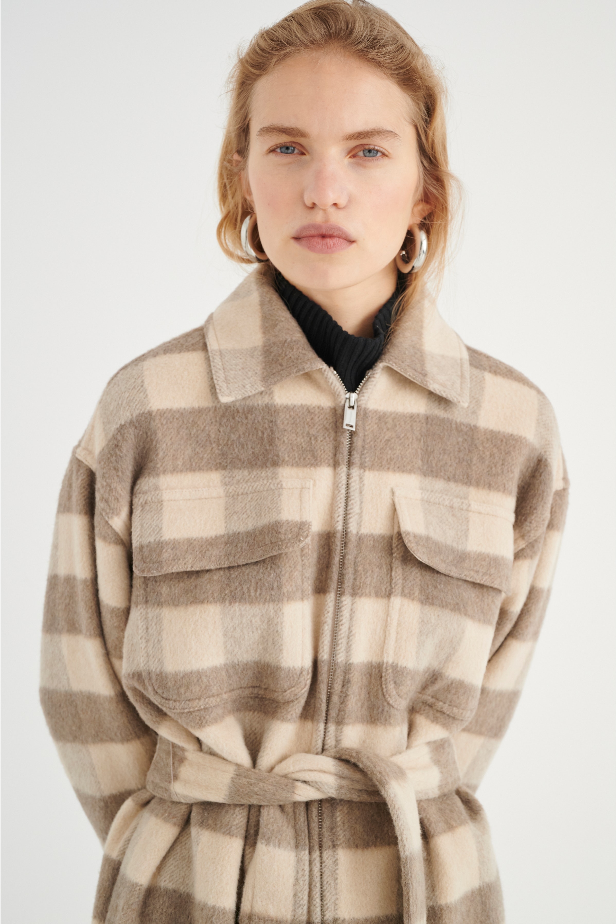 FlynIW Jacke LOOKBOOK FRONT 30106920-300534