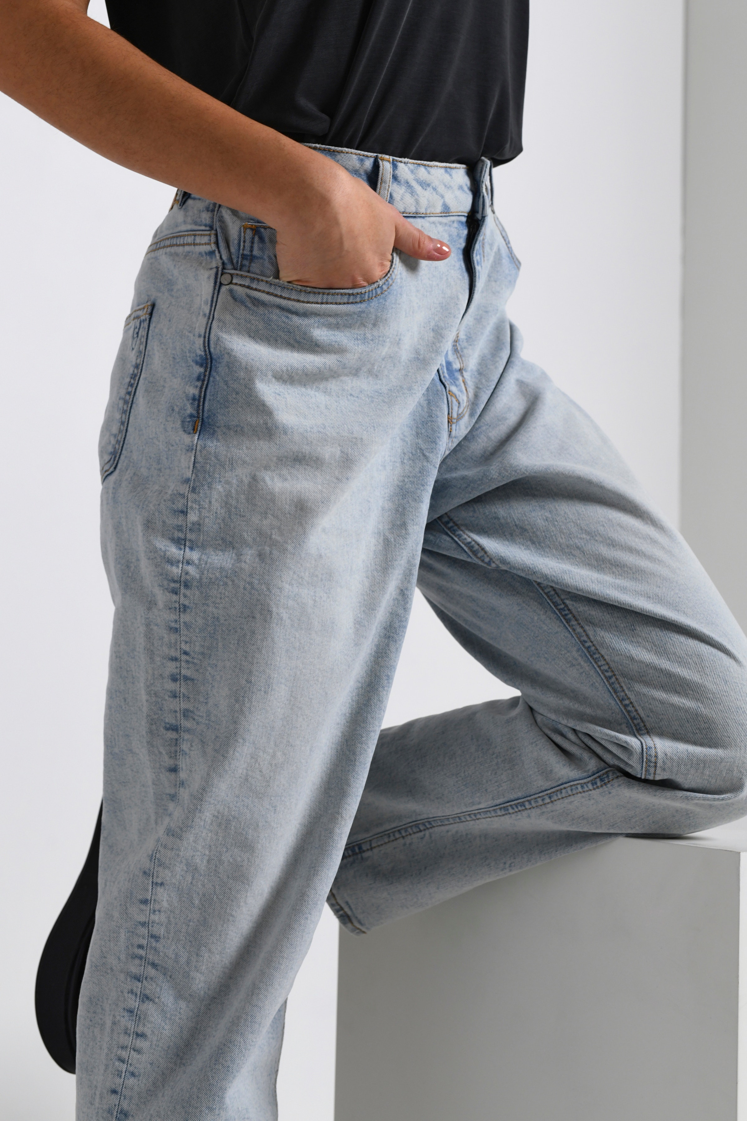 StellaMW 107 Mom XHigh Straight Y Jeans LOOKBOOK DETAIL 10703891-100045