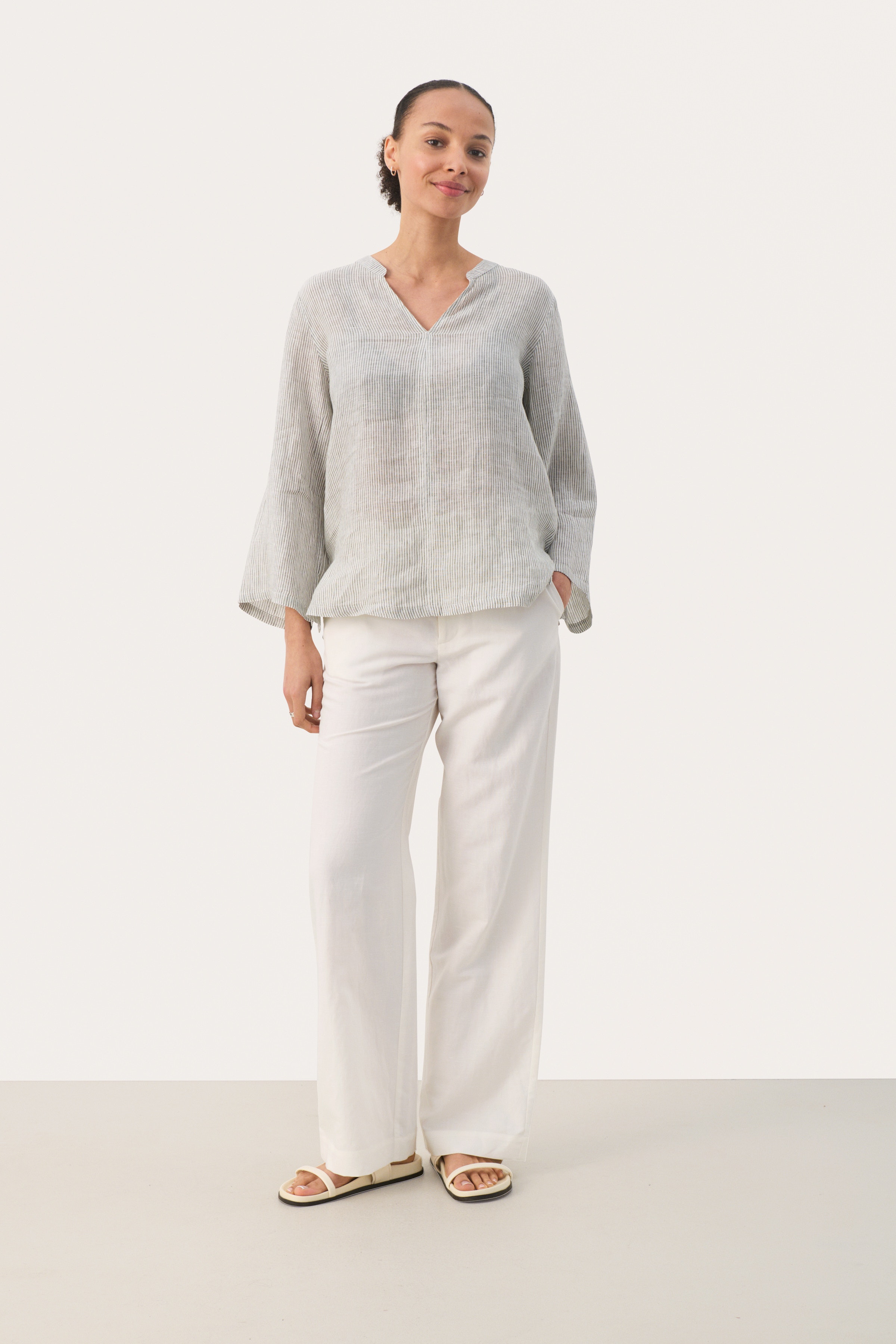 GerthaPW Linen blouse LOOKBOOK FRONT 30308599-302908