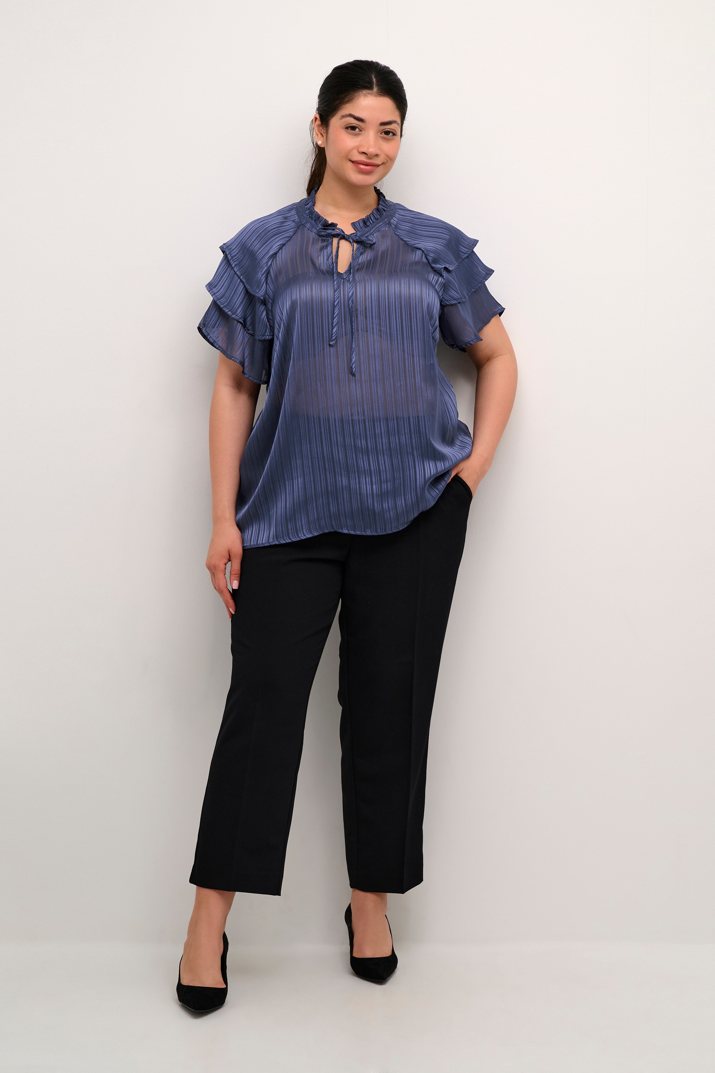 KCjola Blouse LOOKBOOK FRONT 10582517-193928