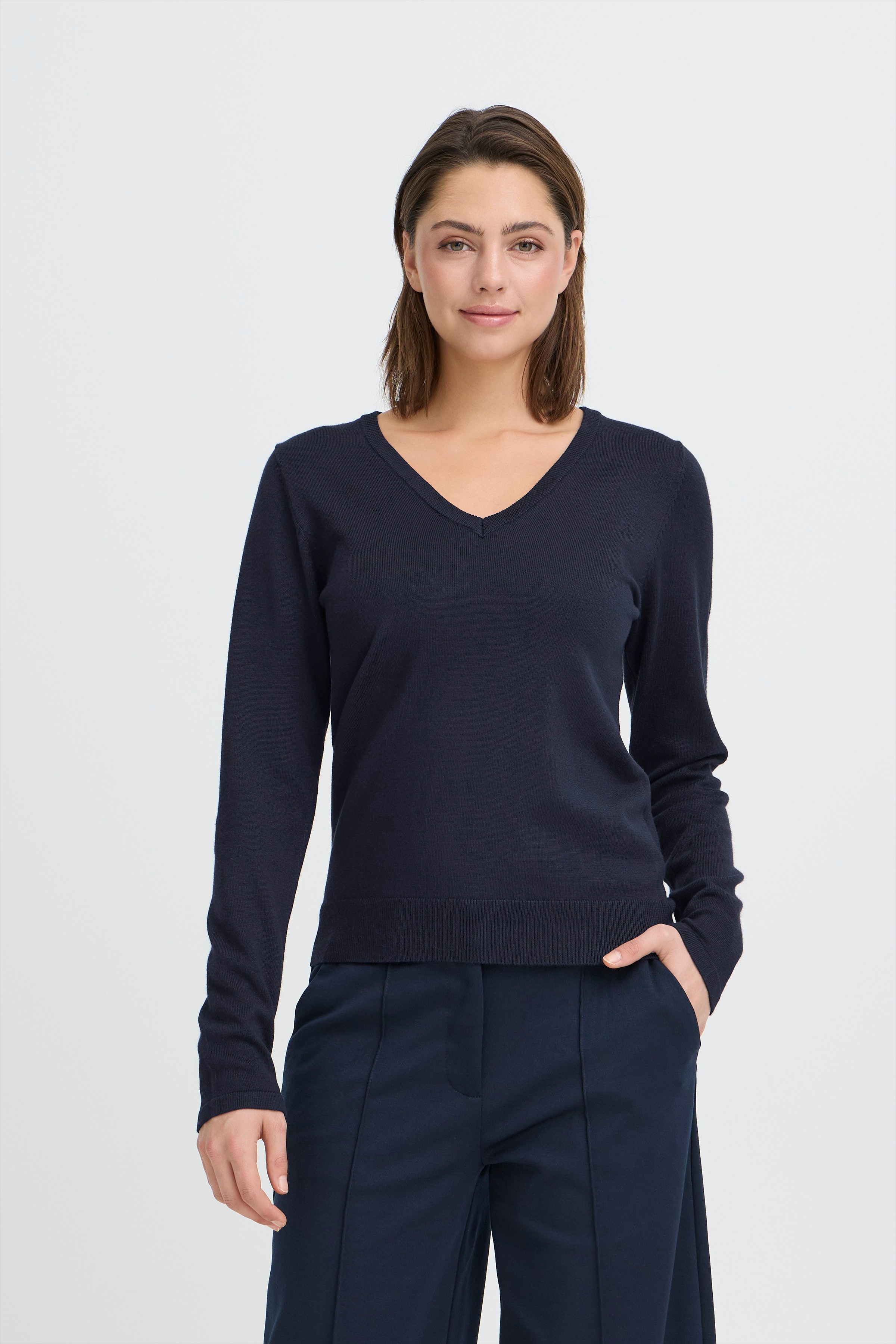 IHLULS V-Neck Pullover LOOKBOOK FRONT 20125815-194010
