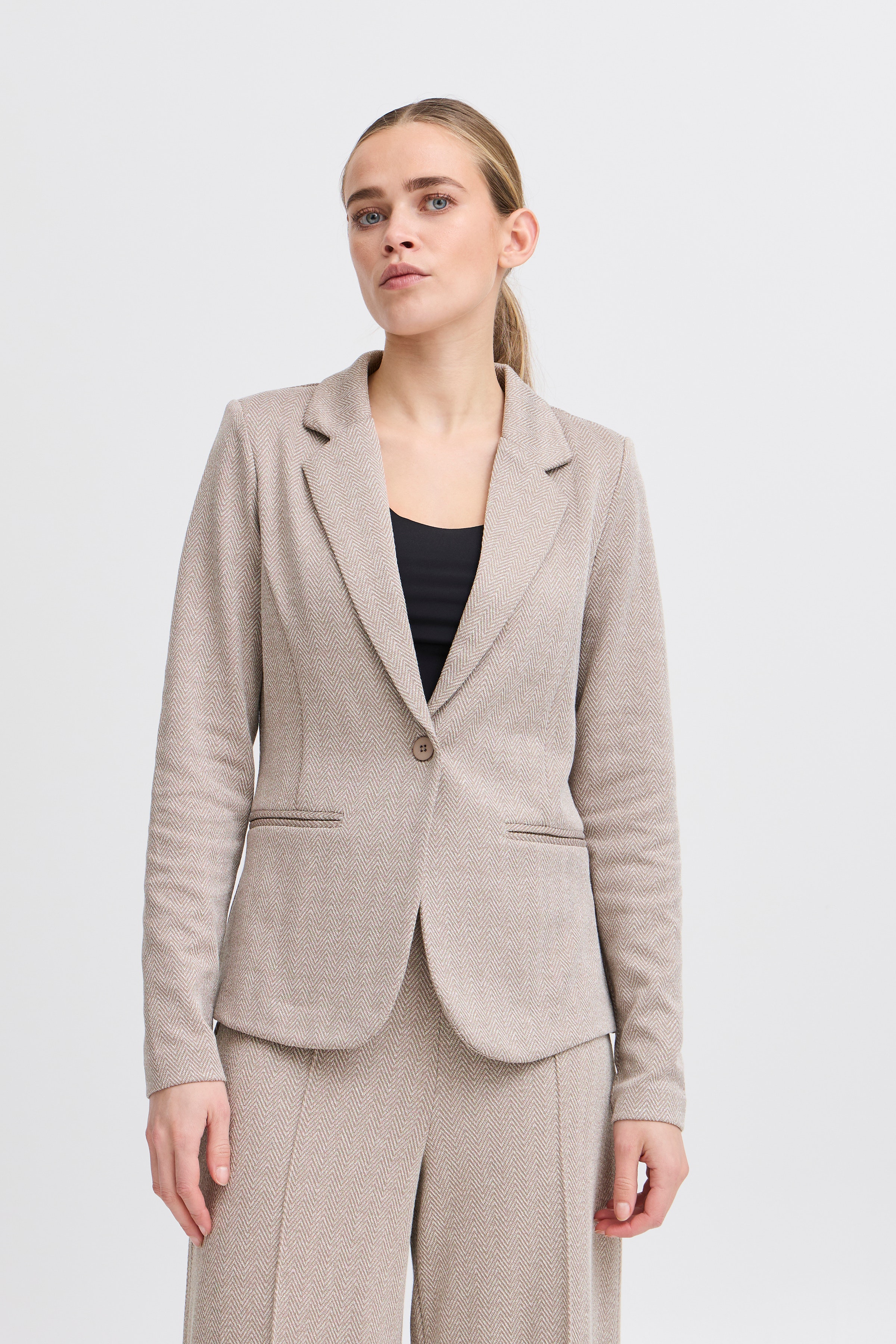 IHKATE Blazer LOOKBOOK FRONT 20121600-204261