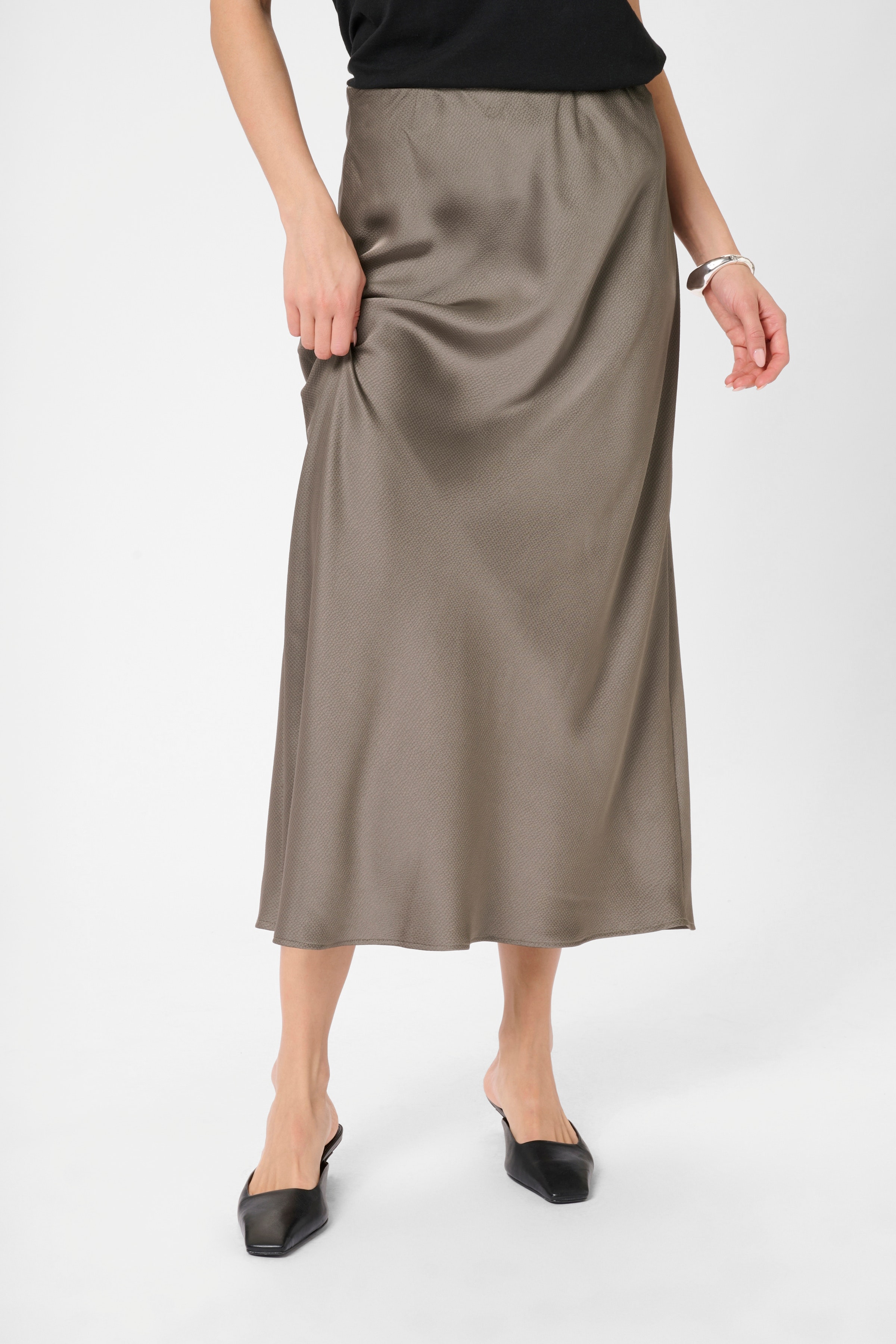 KAlotte Skjørt LOOKBOOK FRONT 10508853-190808