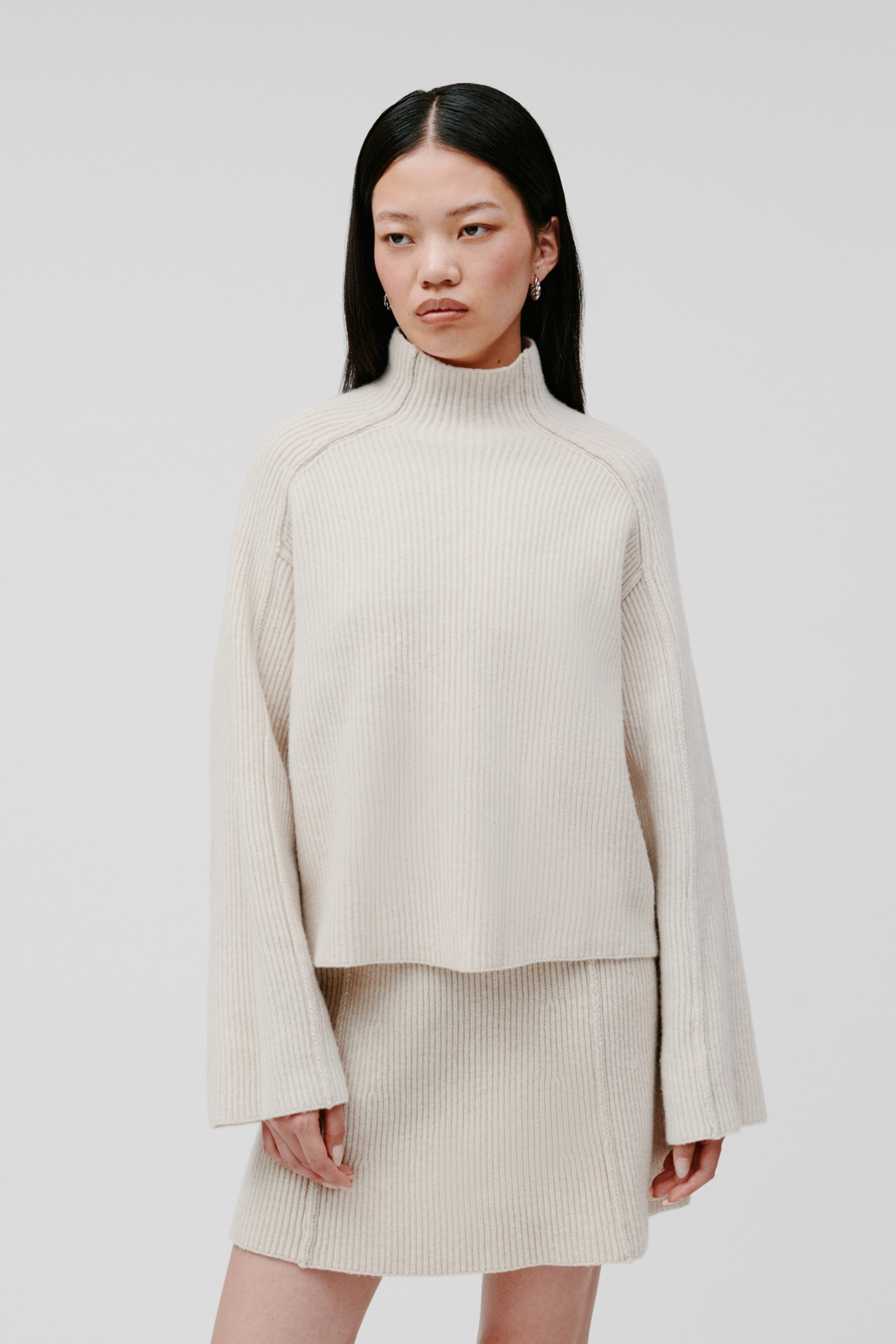 KEEVA Pullover LOOKBOOK FRONT 30600600-BE456