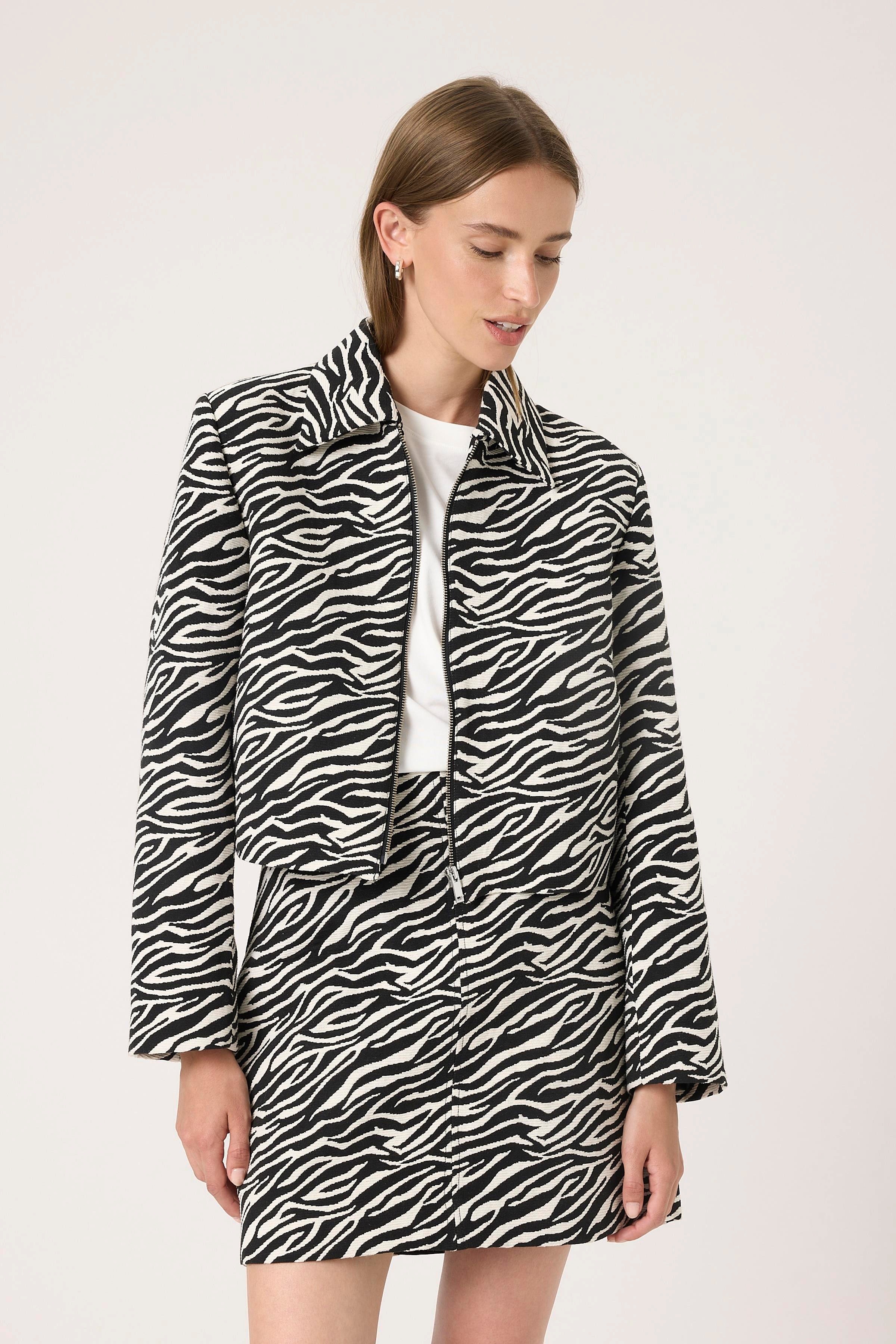 SLDarleen Blazer LOOKBOOK FRONT 30408702-304329