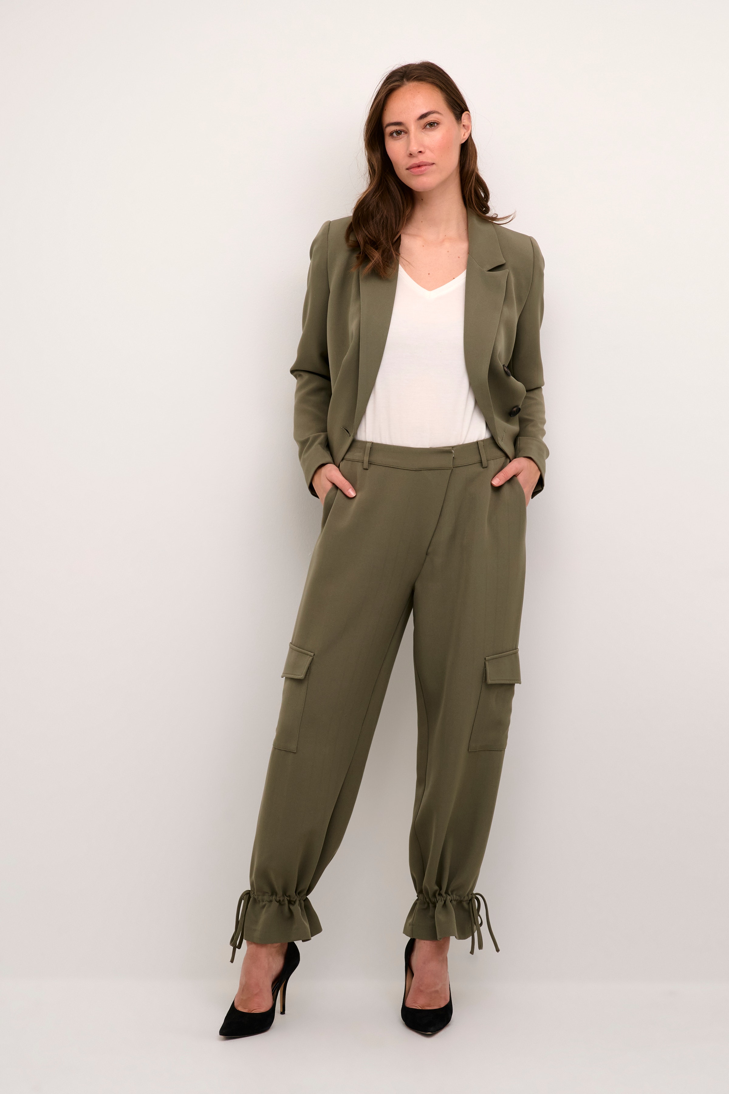 CUmuna cargo trousers LOOKBOOK FRONT 50109493-180521