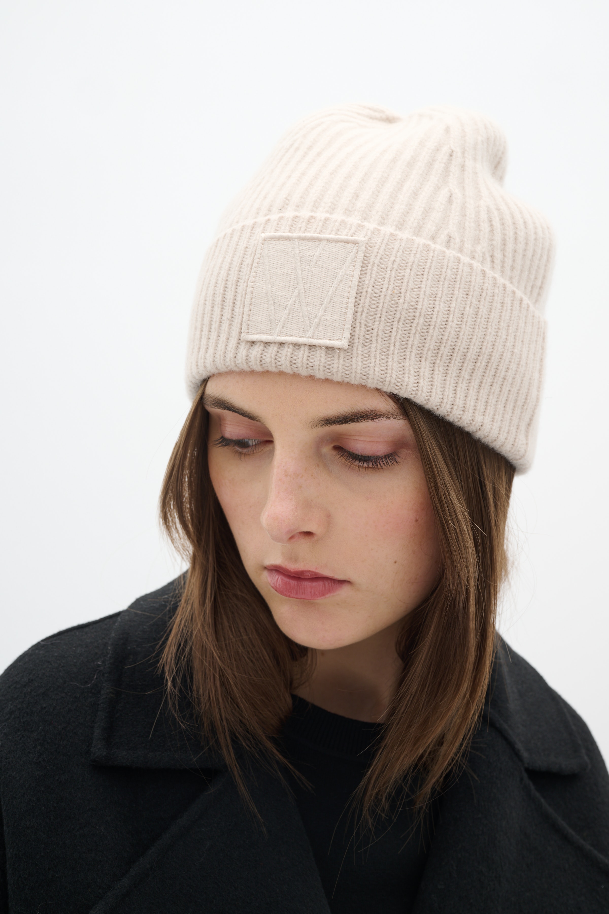 KaxyIW Beanie LOOKBOOK DETAIL 30109779-130403