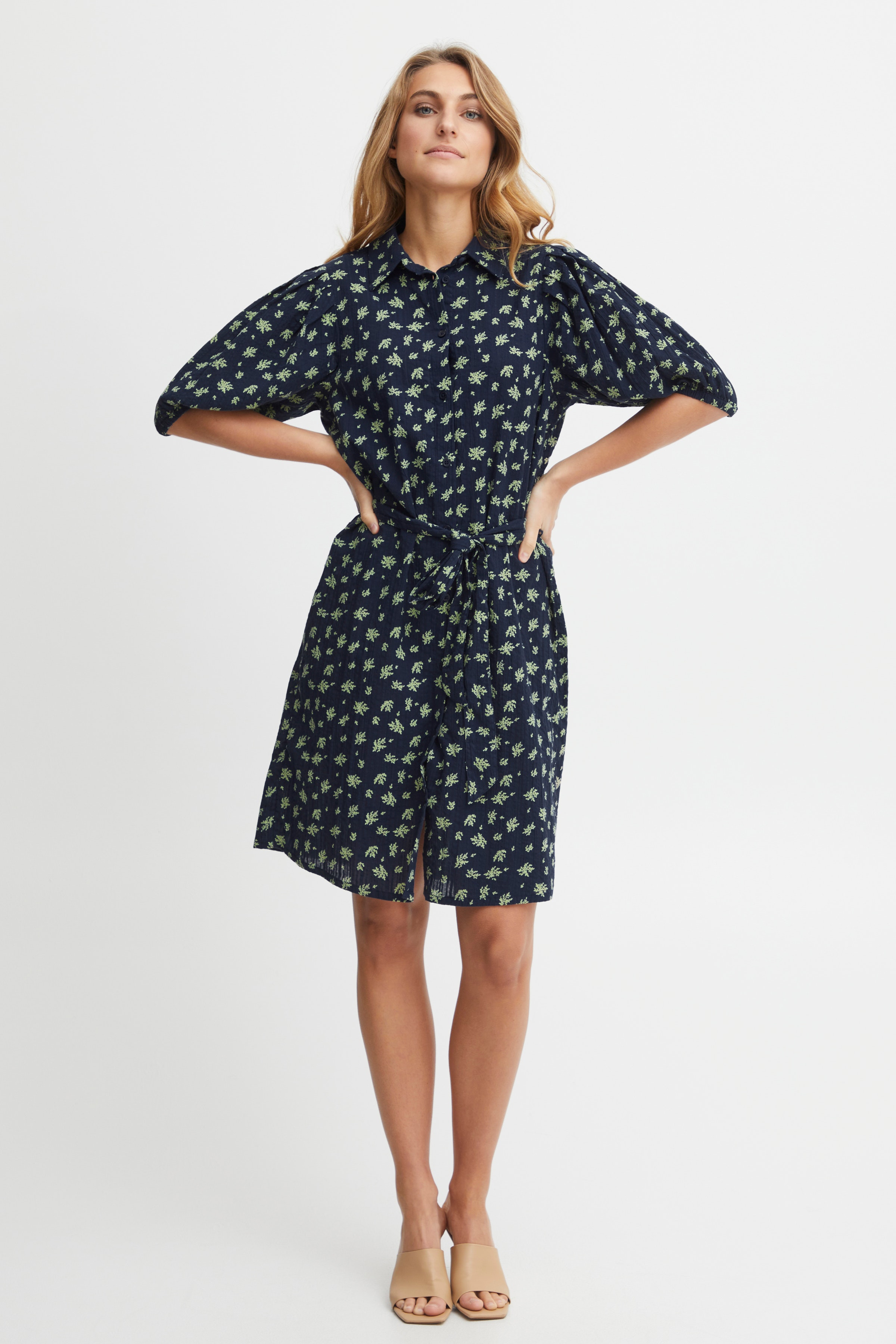 Kjole LOOKBOOK FRONT 20611981-200424