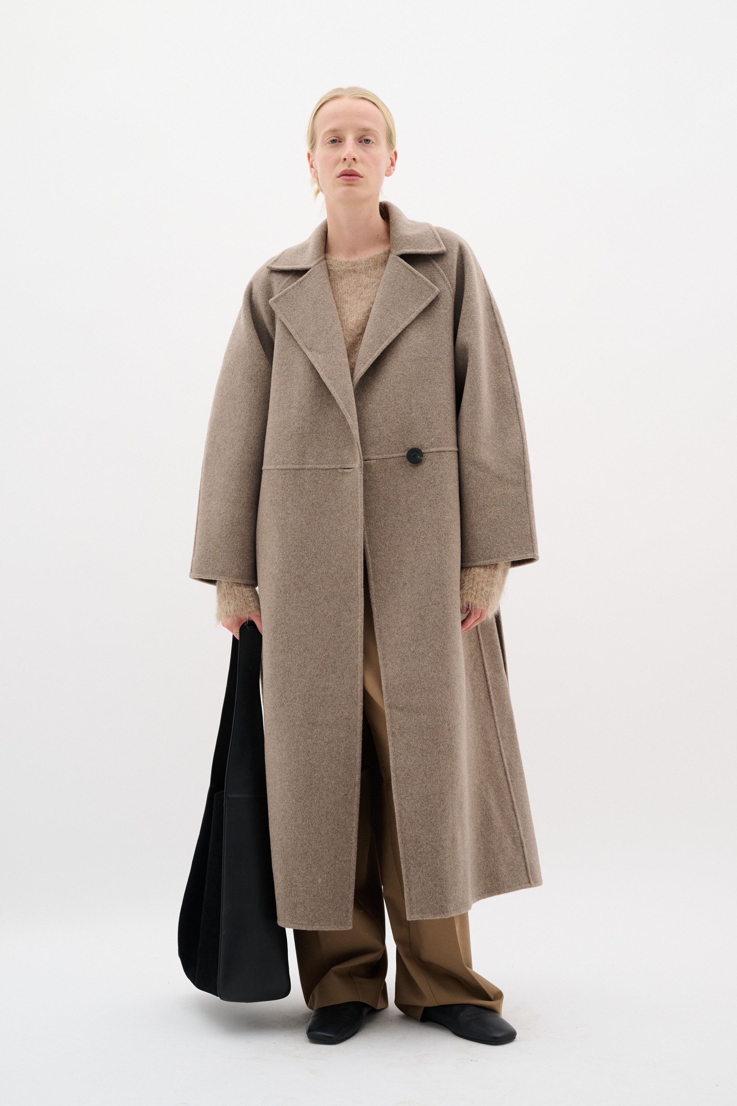YillaIW Coat LOOKBOOK FRONT 30110608-1813041