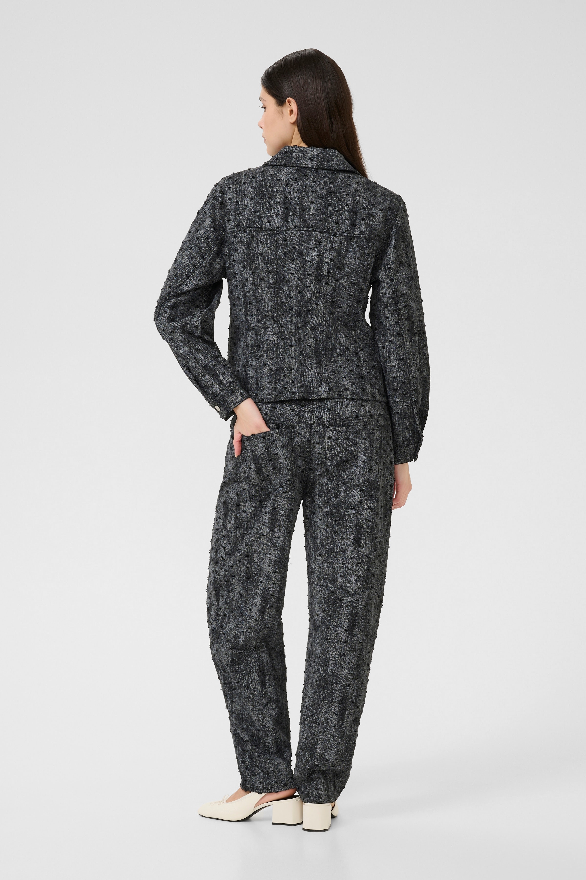 KBColette Heavy outerwear LOOKBOOK BACK 10105692-194008
