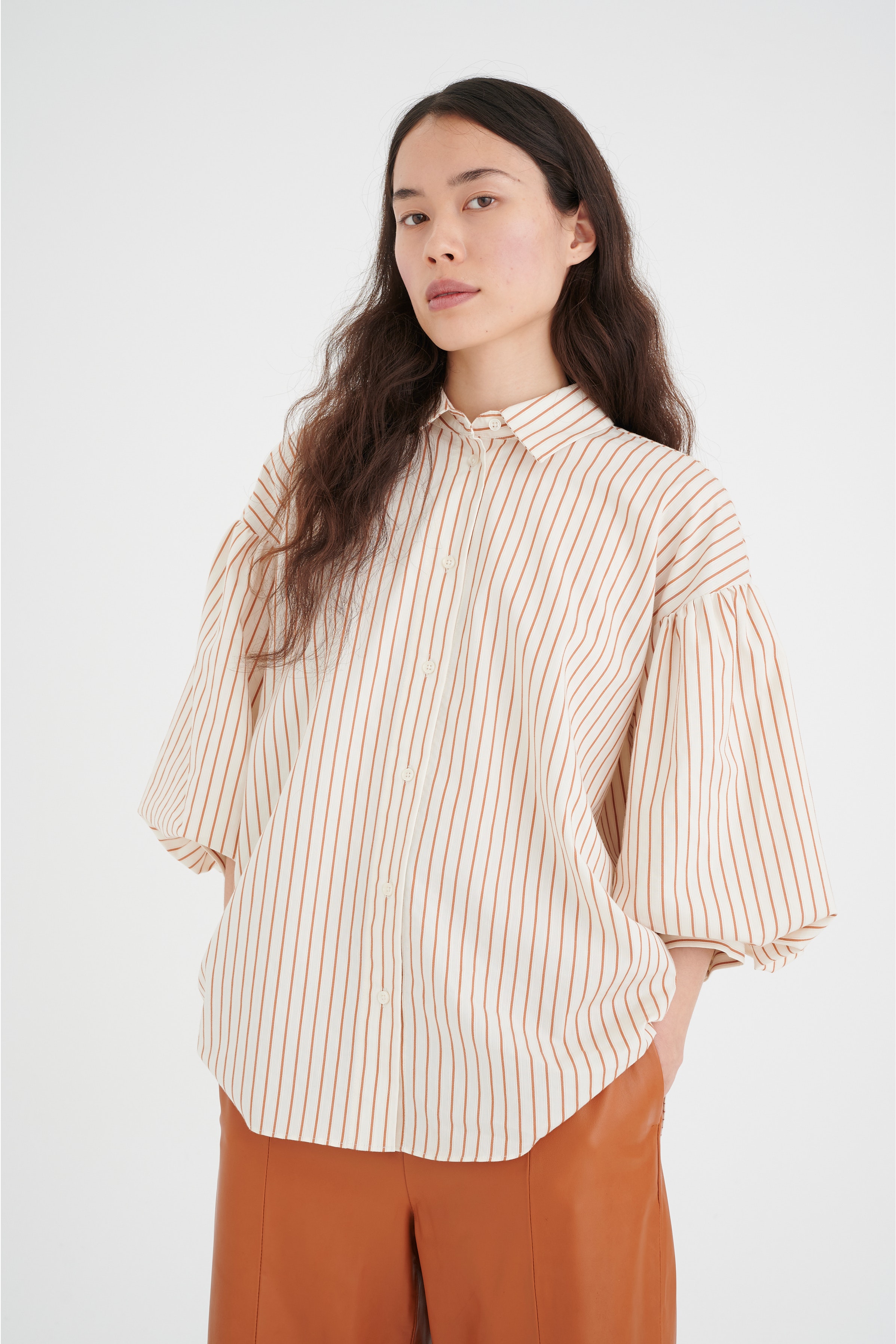 YokoIW Shirt  LOOKBOOK FRONT 30106414-300804