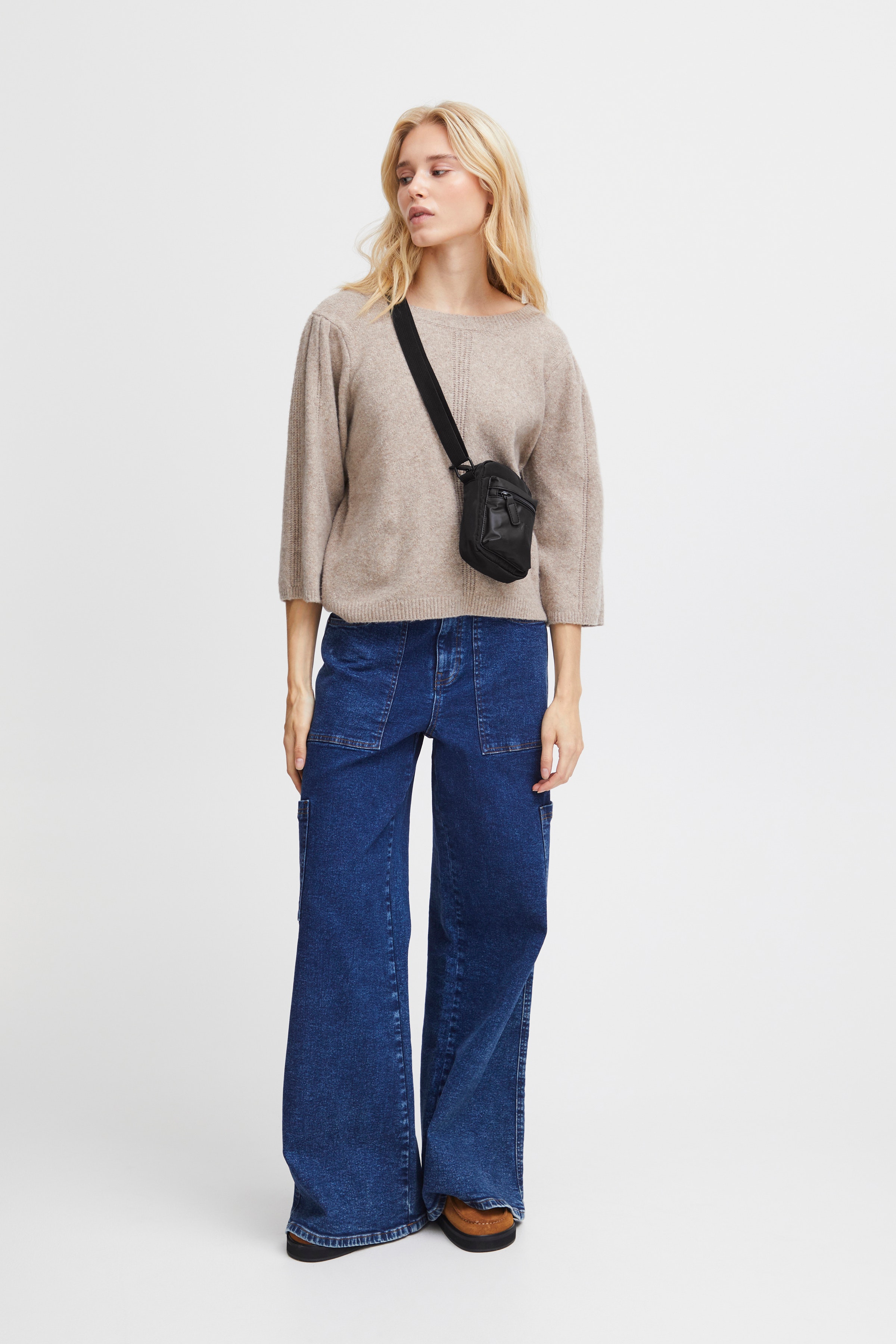 IAMALTHEA Pose LOOKBOOK FRONT 20120544-194008