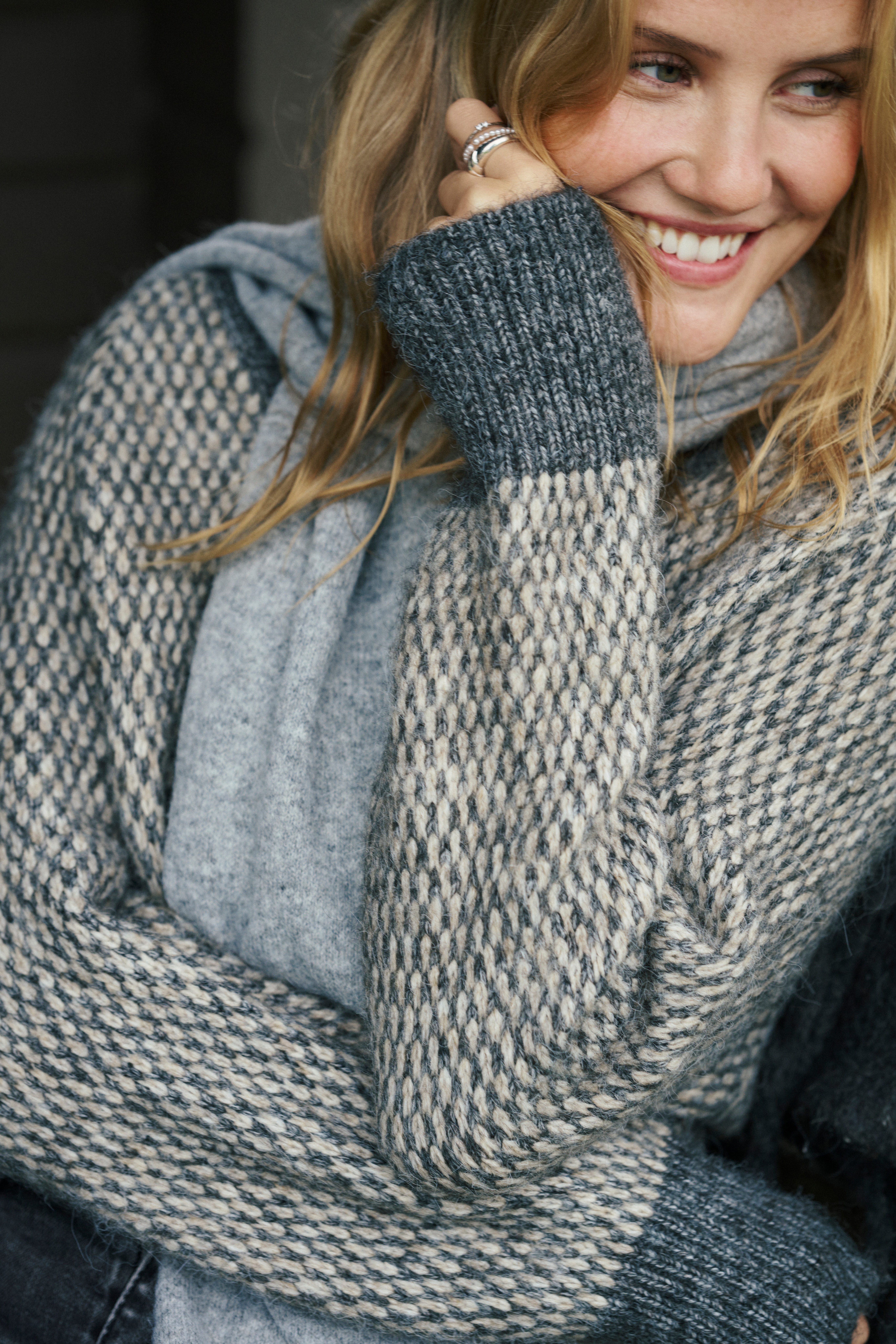 KAmelinda Pullover LOCATION NONE 10510449-108122