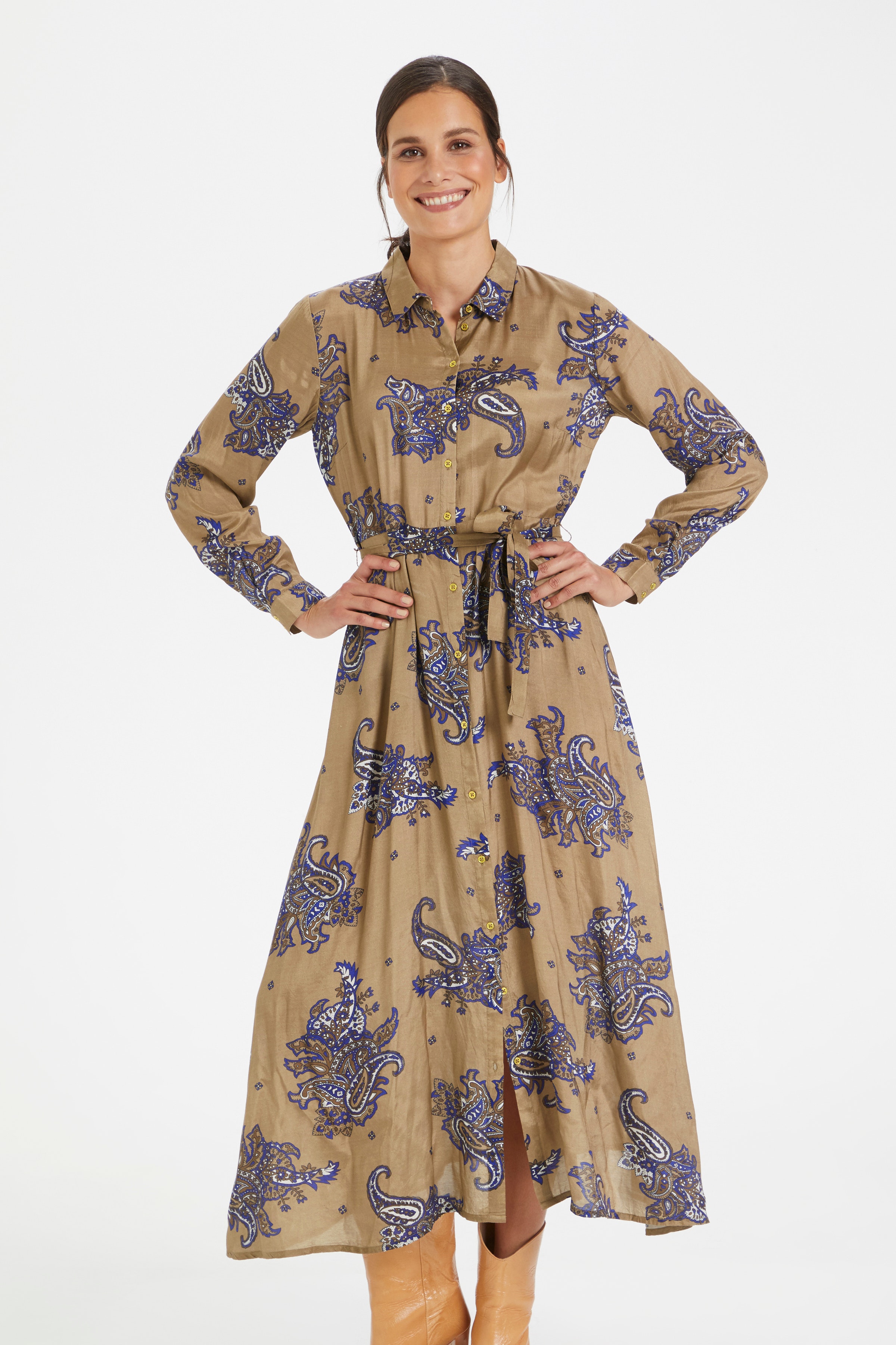 KAingalin Kjole LOOKBOOK FRONT 10504711-100431