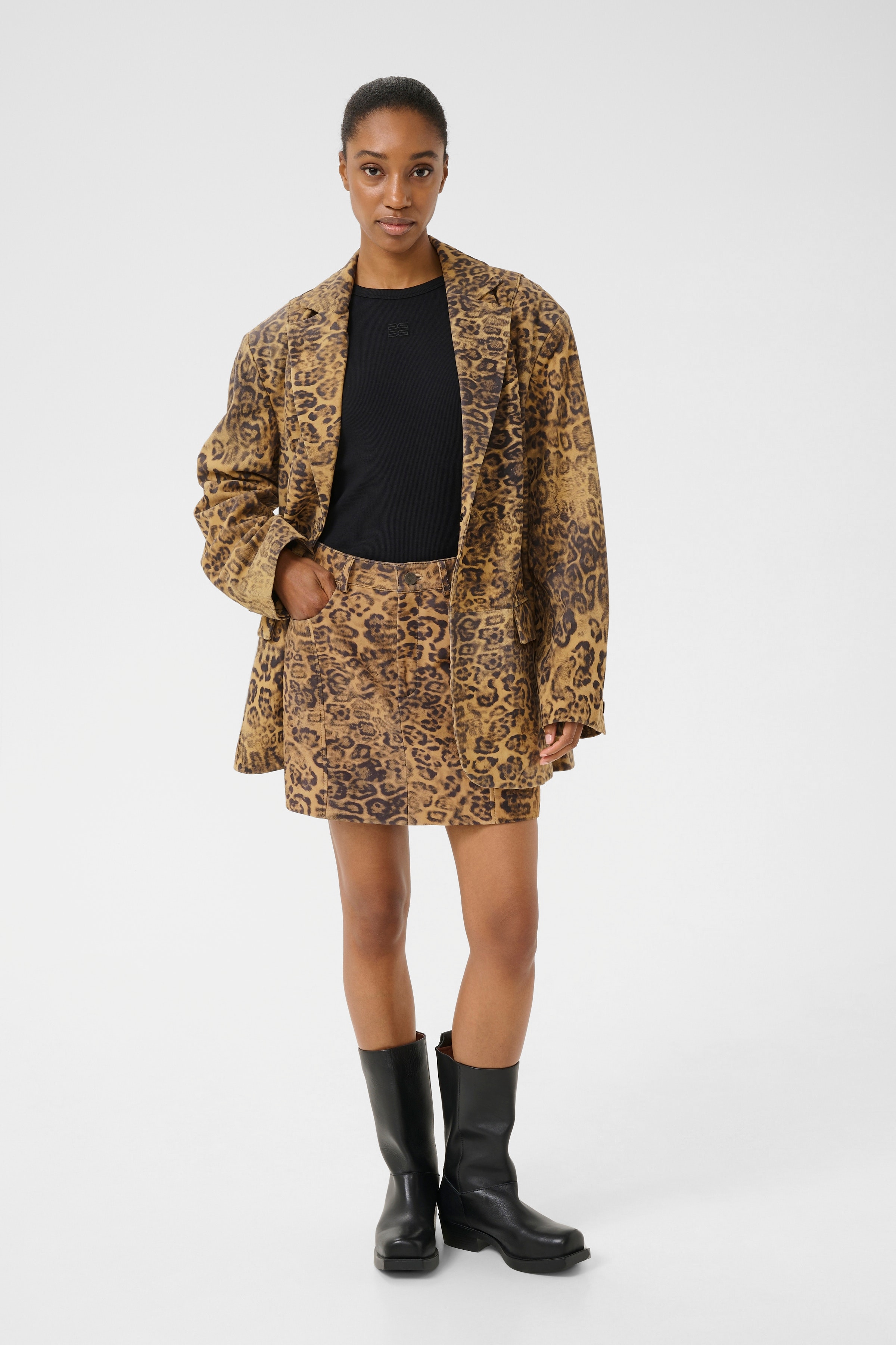 GZleane Lederrock LOOKBOOK FRONT 10910458-107257