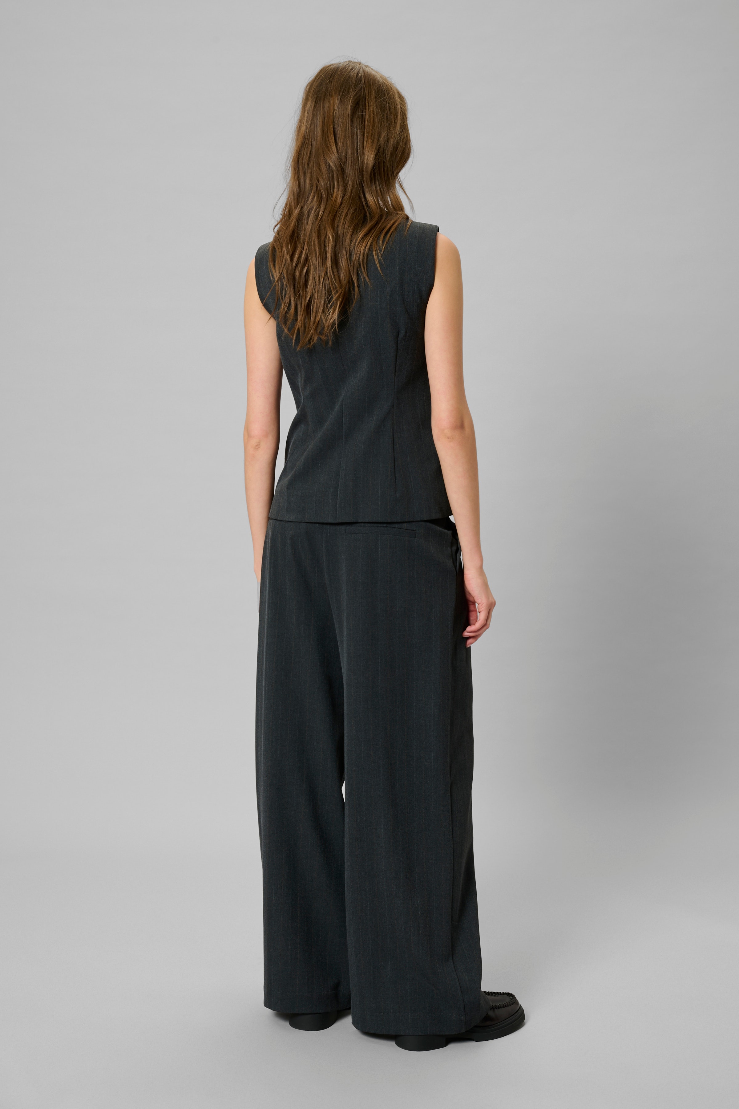 MWLuna Trousers LOOKBOOK BACK 10705374-190201