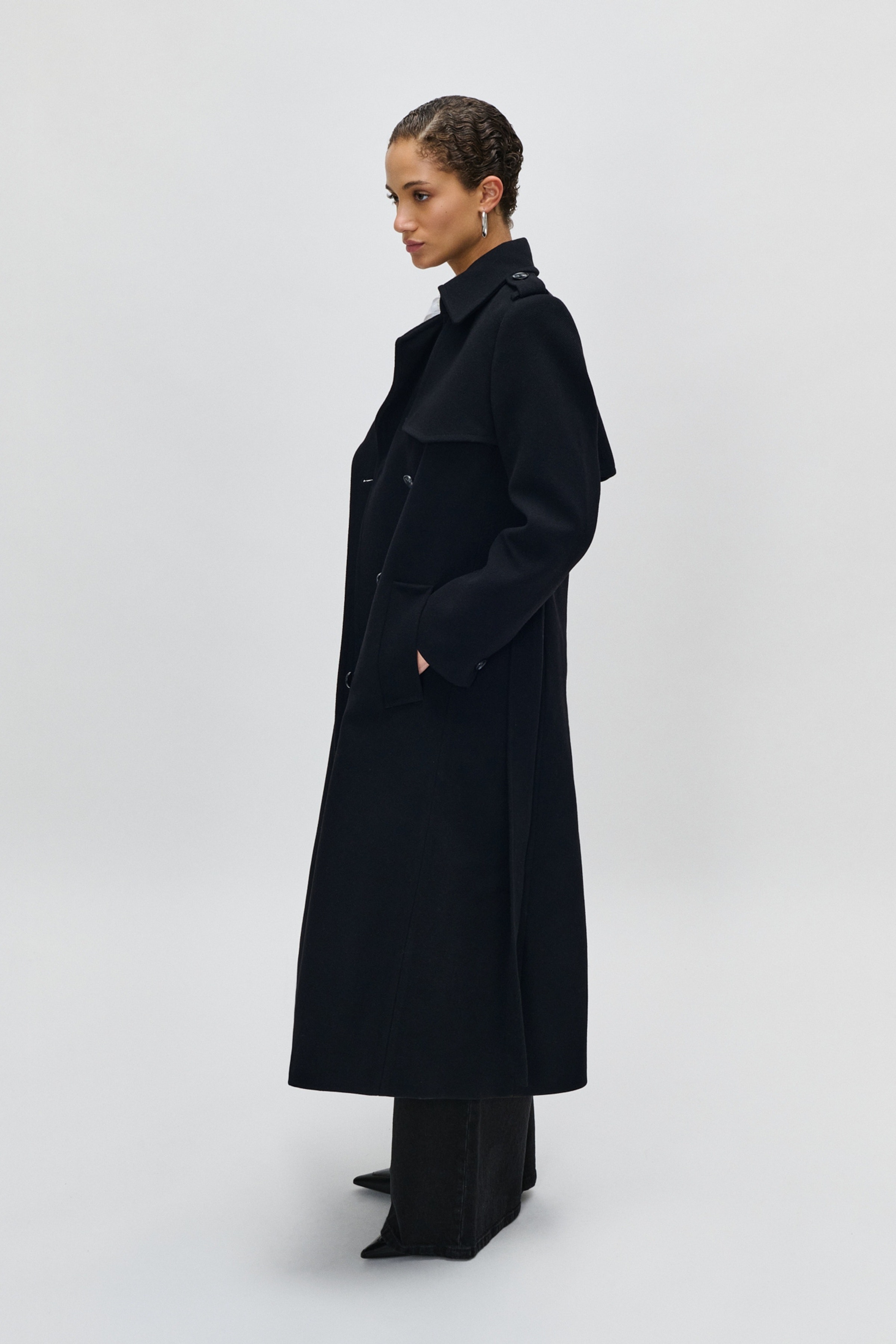 CHARLOTTE ANN COAT LOOKBOOK FRONT 30600567-BL900