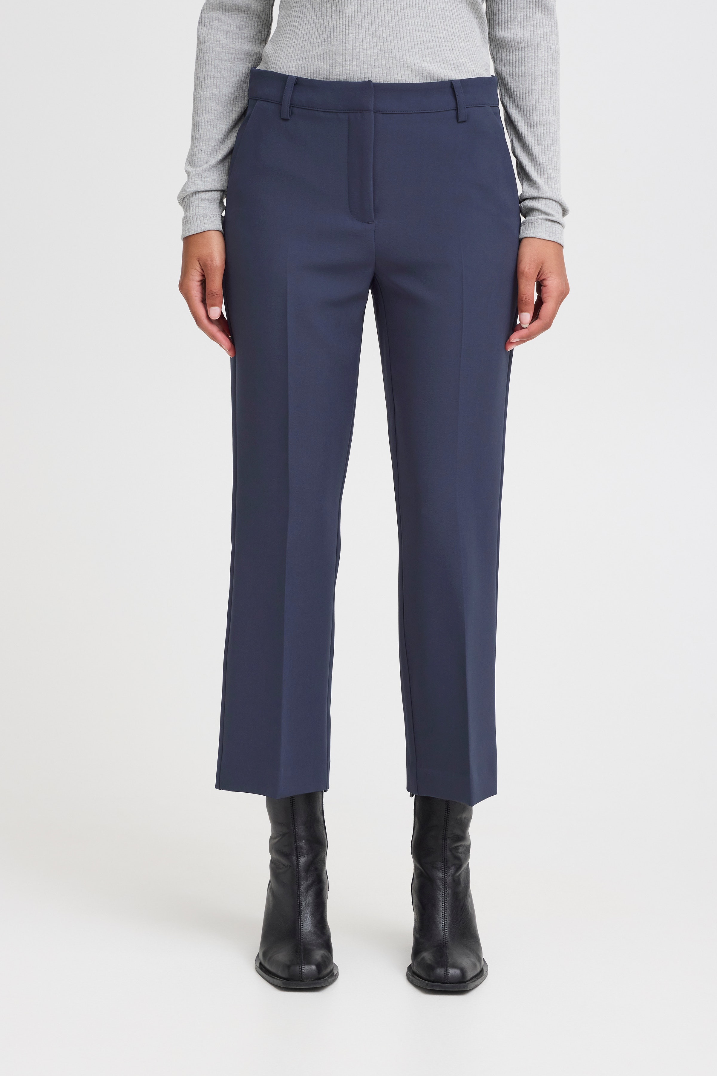 IHLEXI Pantalon LOOKBOOK FRONT 20111214-194013