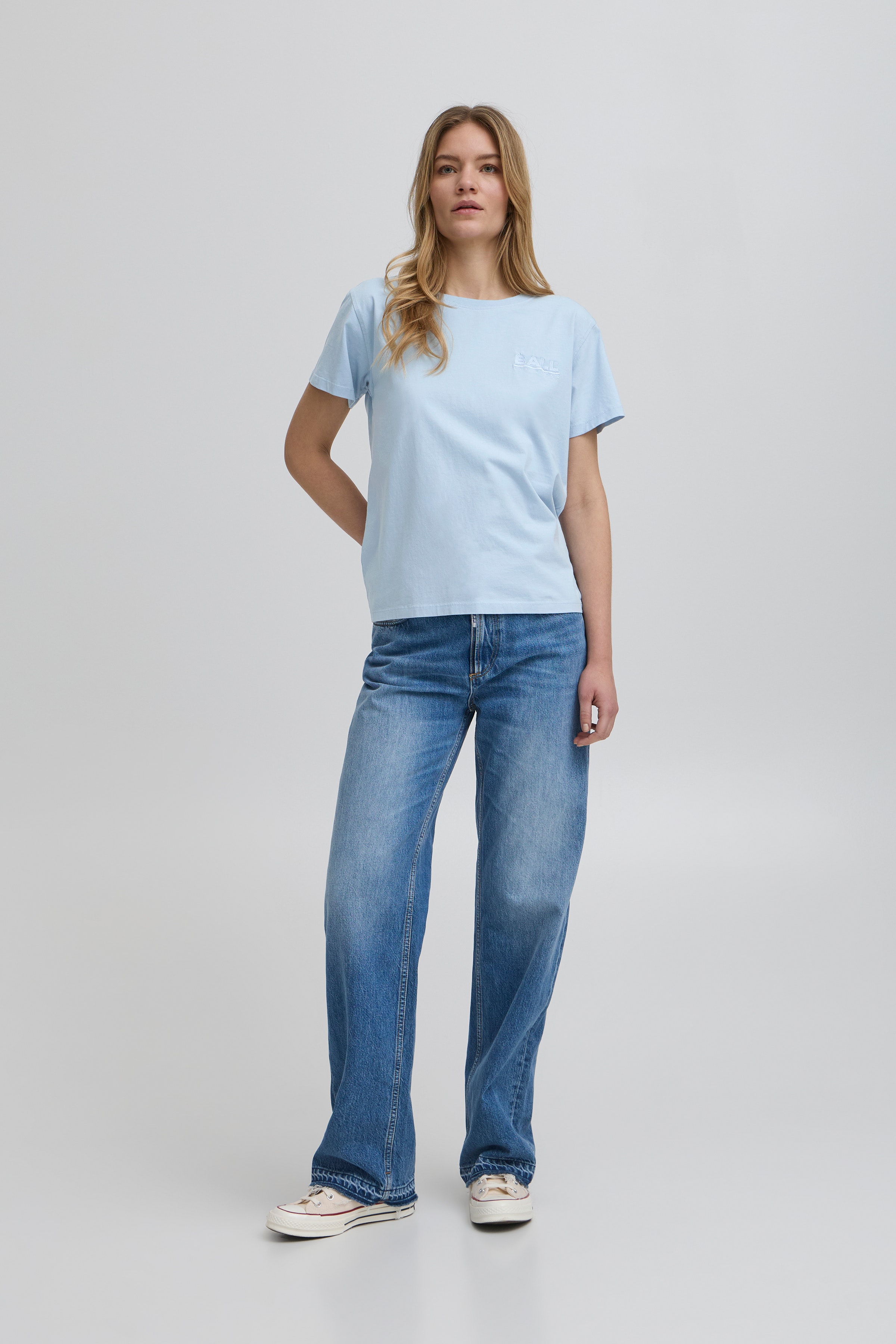 BASIMONA T-shirt LOOKBOOK FRONT 50405121-144214