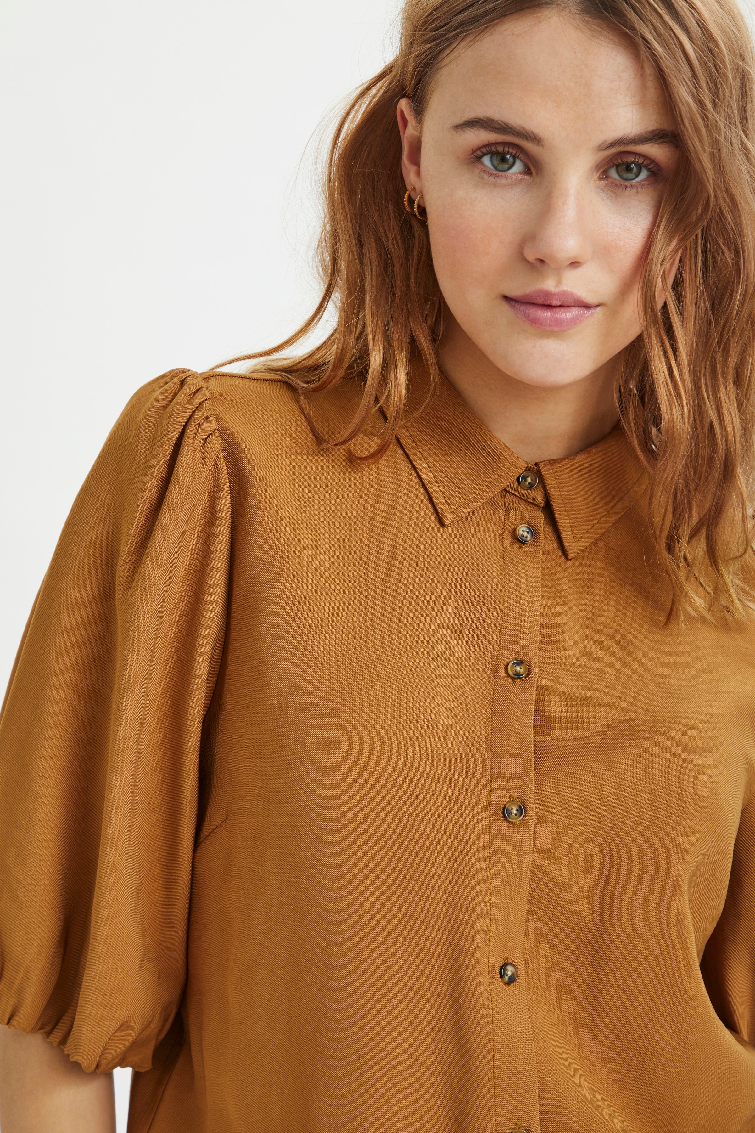  IngridSZ Shirt

 LOOKBOOK DETAIL 30511400-171134