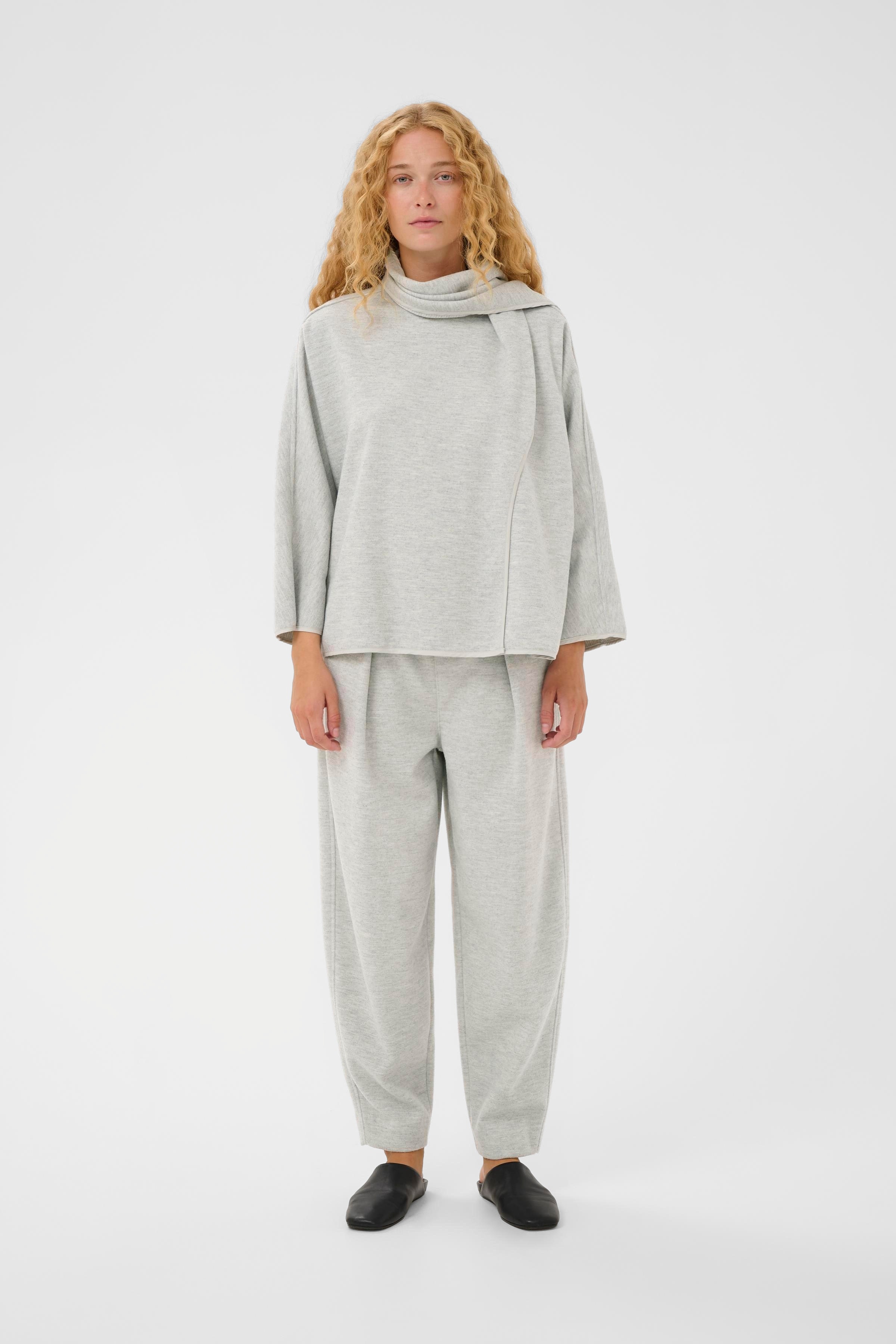 TWIGGYIW Poncho LOOKBOOK FRONT 30112262-300285