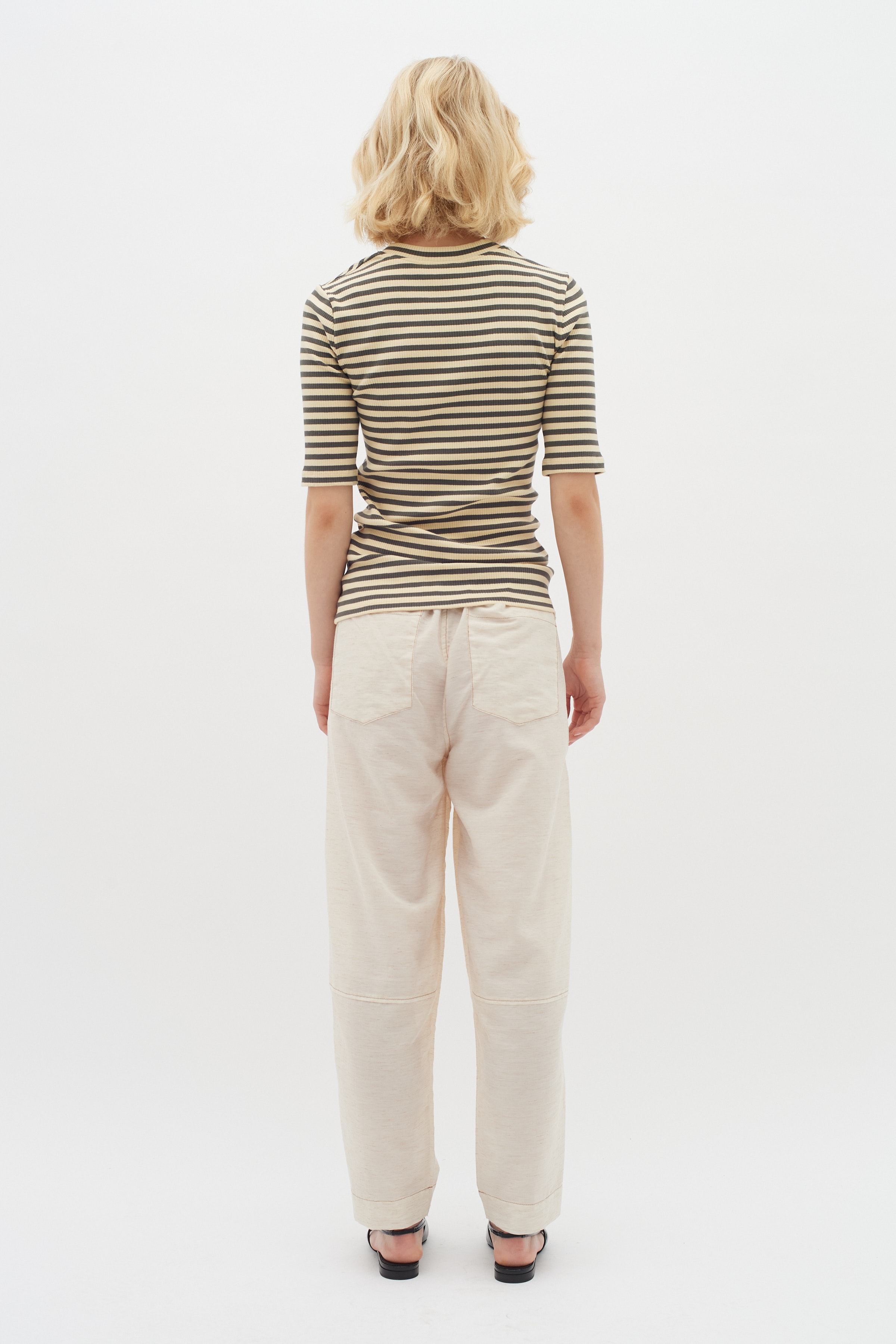 DagnaIW Striped V T-shirt LOOKBOOK BACK 30107270-303054