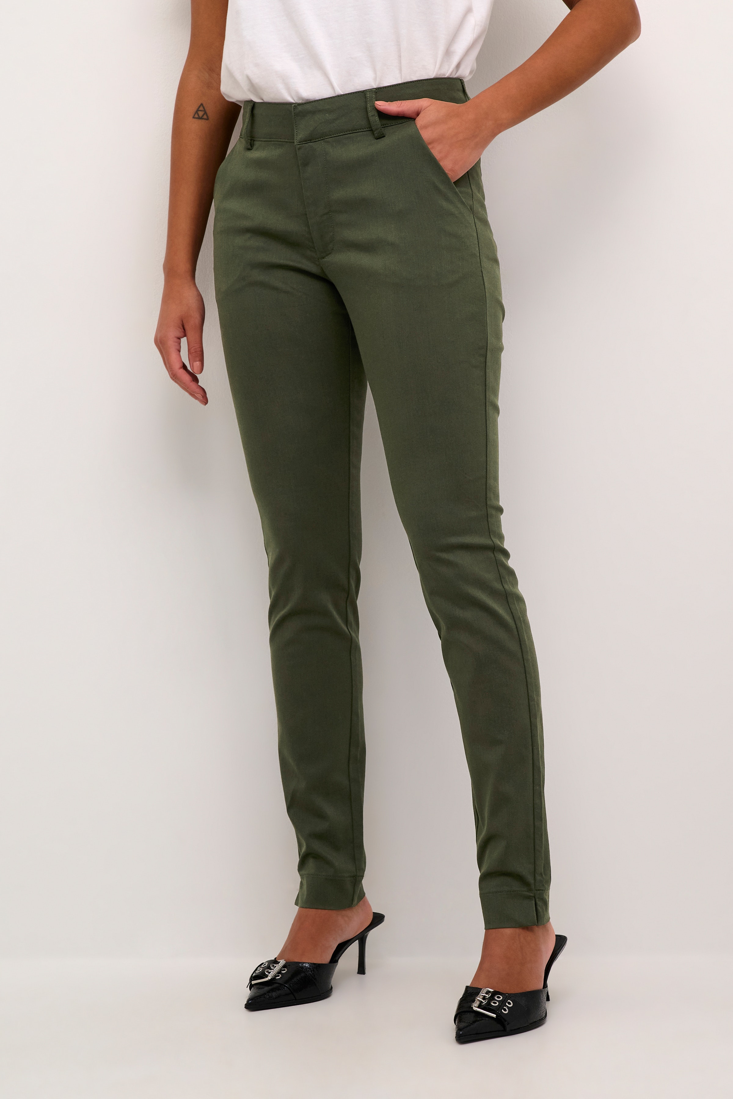 KAlea Trousers LOOKBOOK FRONT 10509141-190414