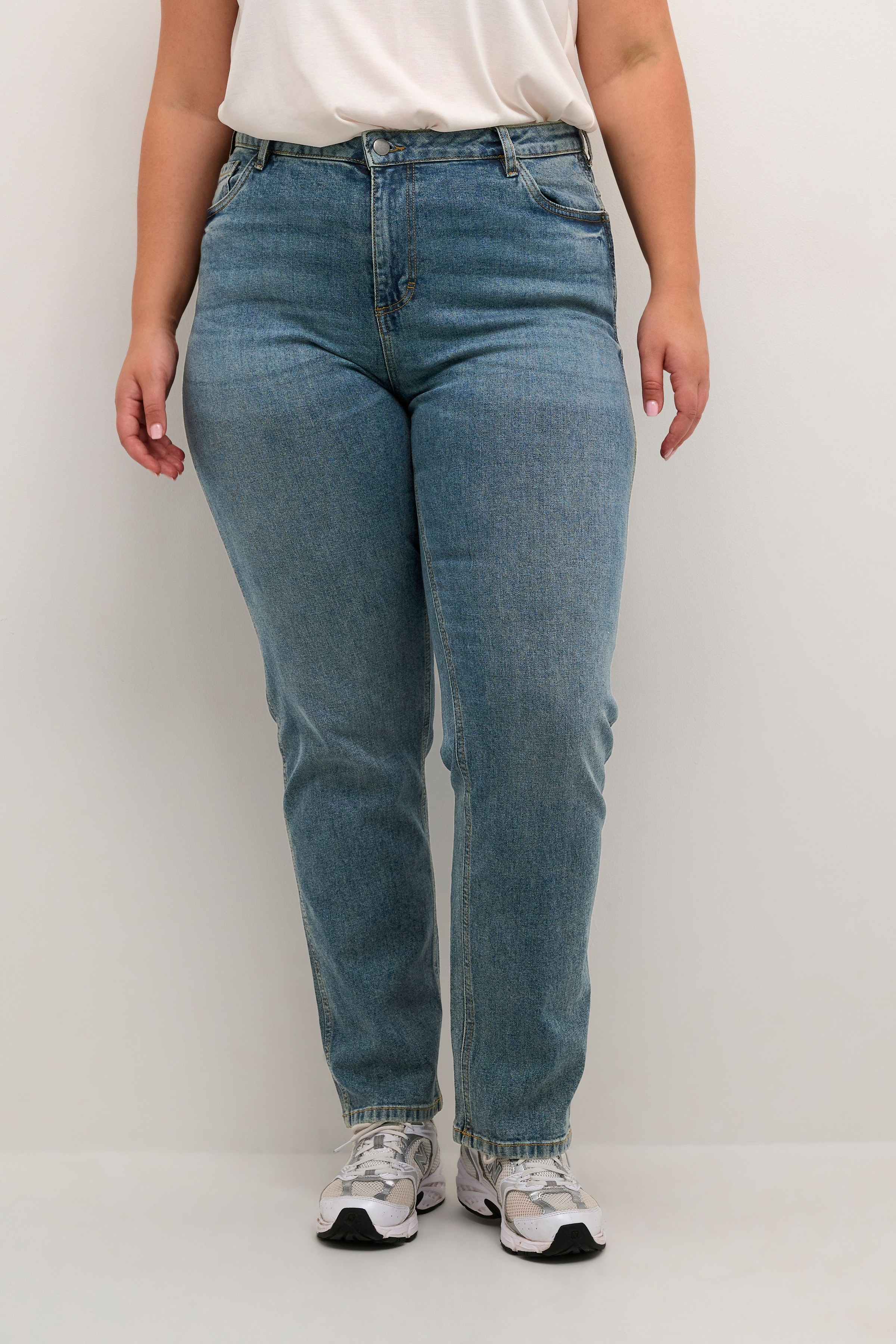 KCdiana Jeans LOOKBOOK FRONT 10582109-100166