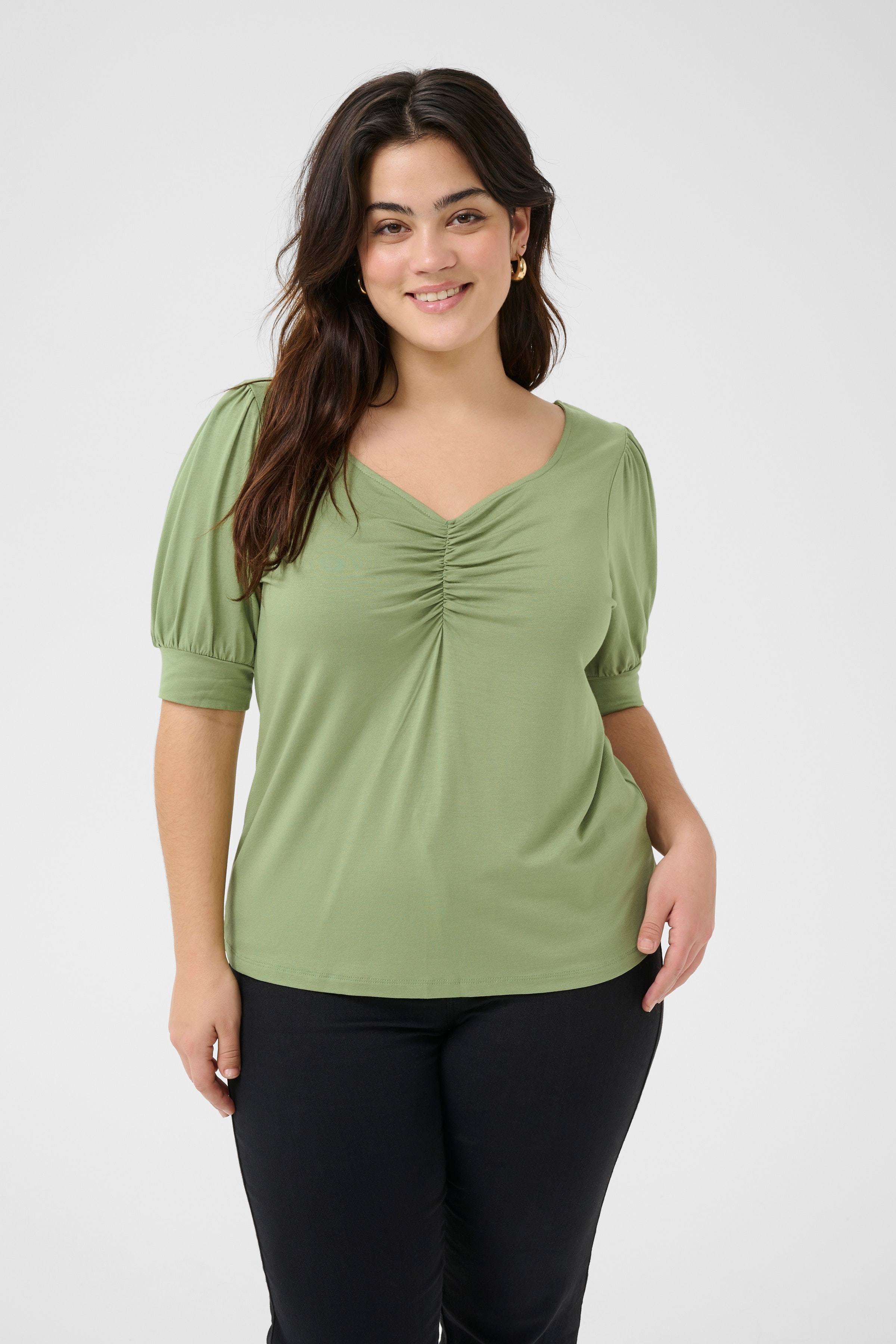 KCsissy T-Shirt LOOKBOOK FRONT 10581401-170115