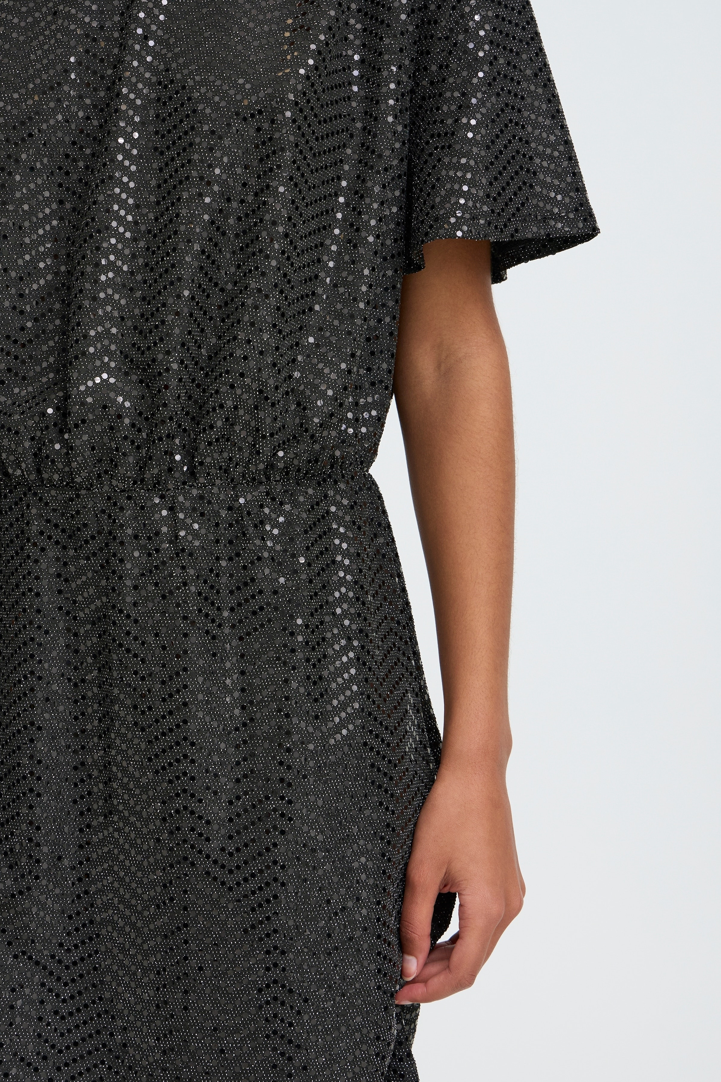 IHNELENIA Kjole LOOKBOOK DETAIL 20124920-194008
