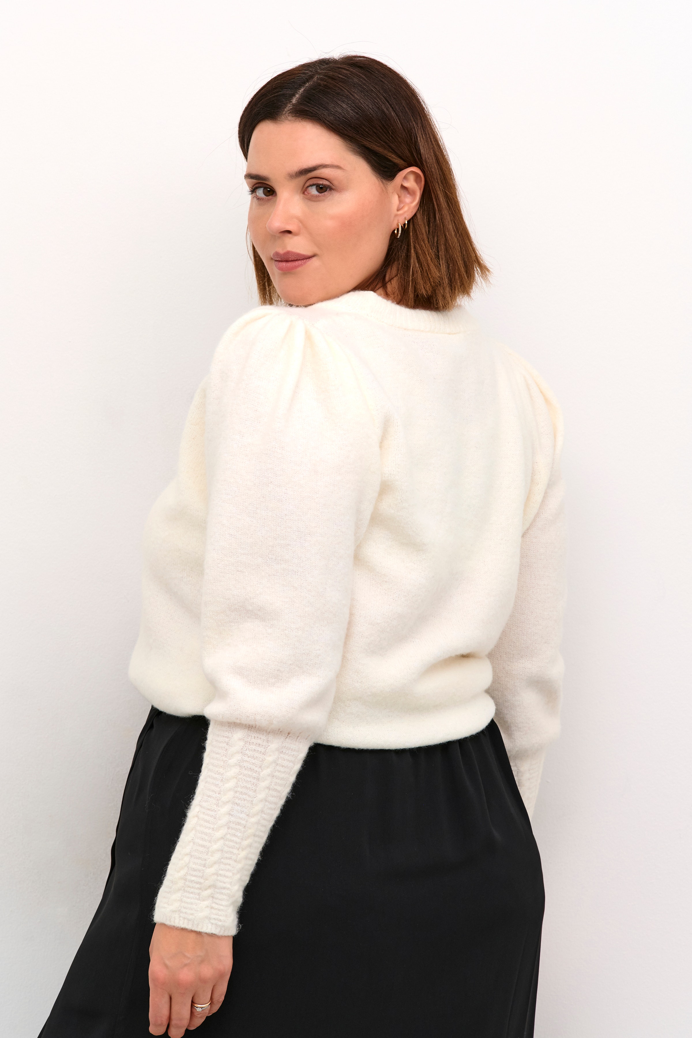 KCamalia Pullover LOOKBOOK BACK 10582714-110602